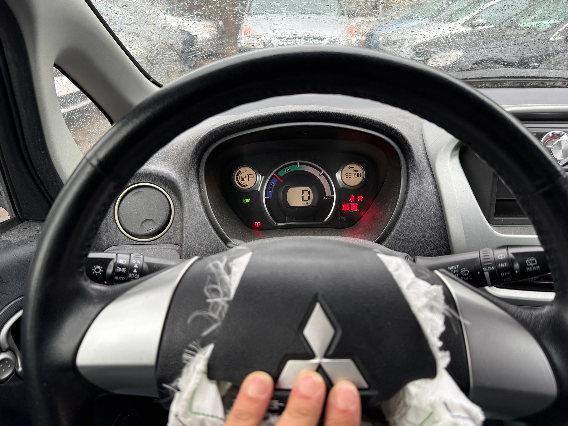 MITSUBISHI i MiEV-image-10