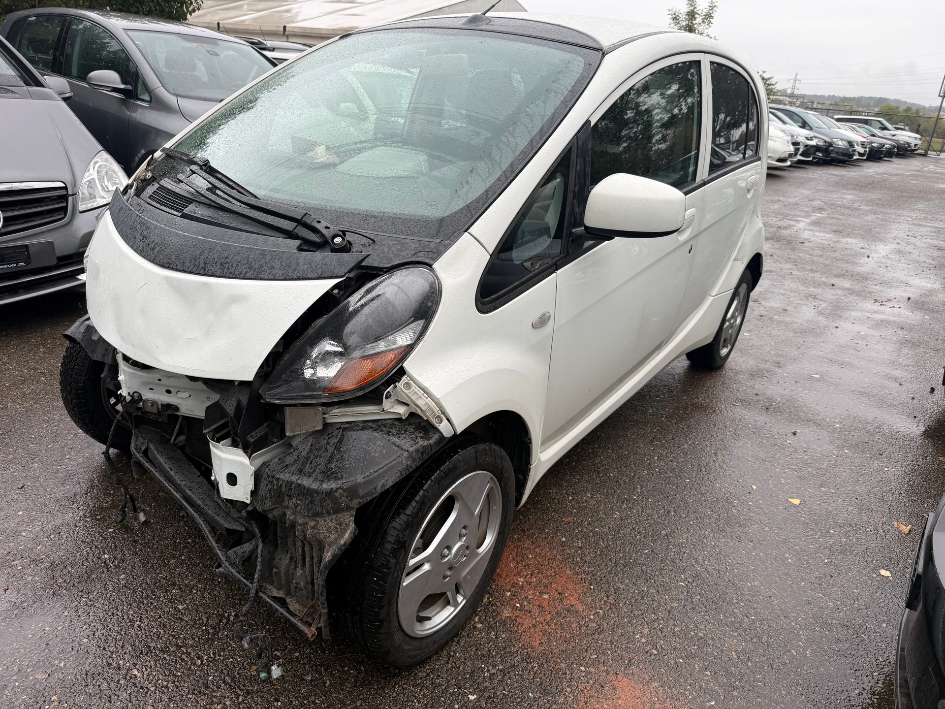 MITSUBISHI i MiEV-image-3