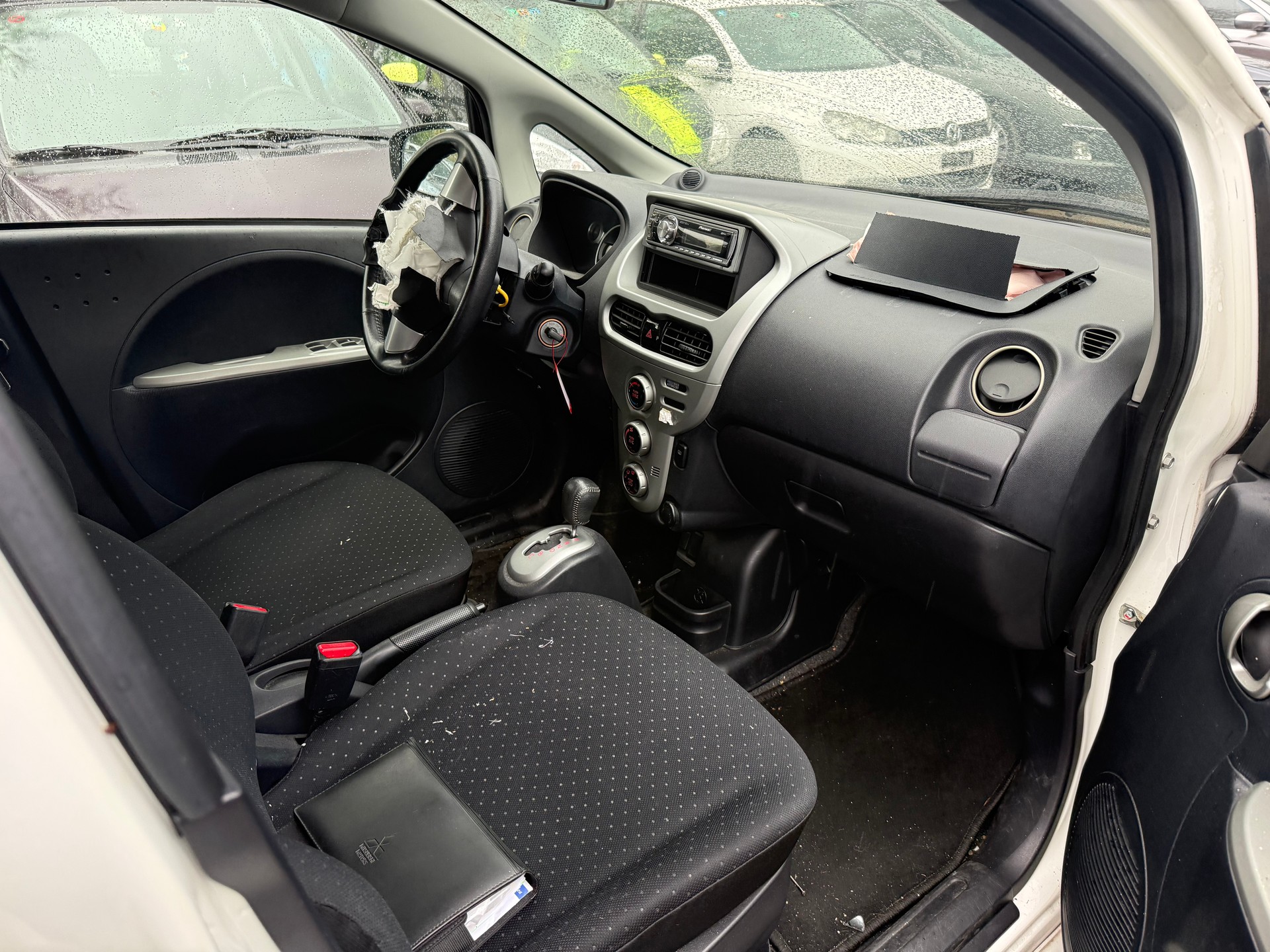 MITSUBISHI i MiEV-image-7