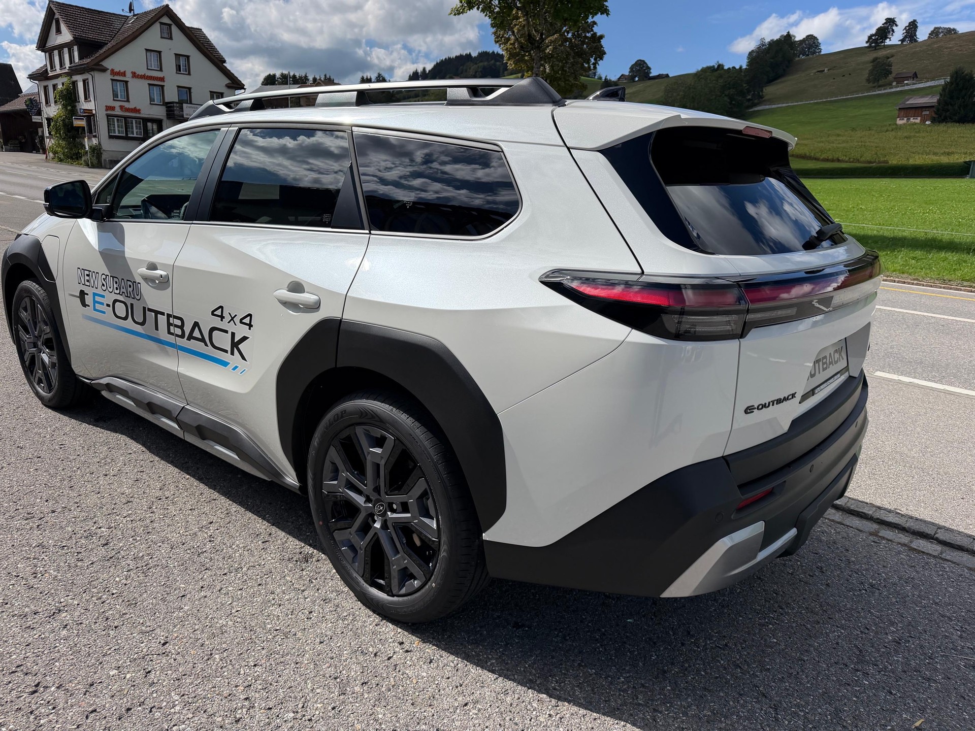 SUBARU E-Outback eV Luxury AWD-image-7