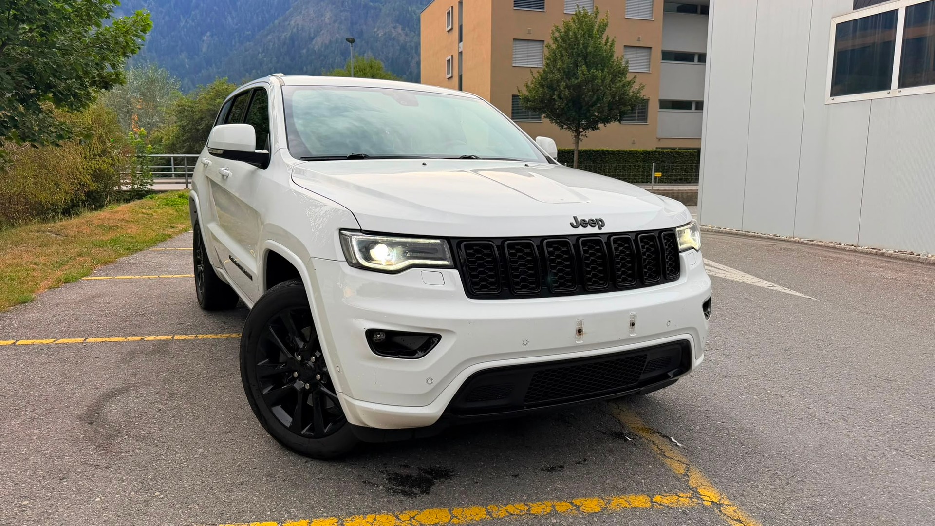 JEEP Grand Cherokee 3.0 CRD Night Eagle Automatic-image-6