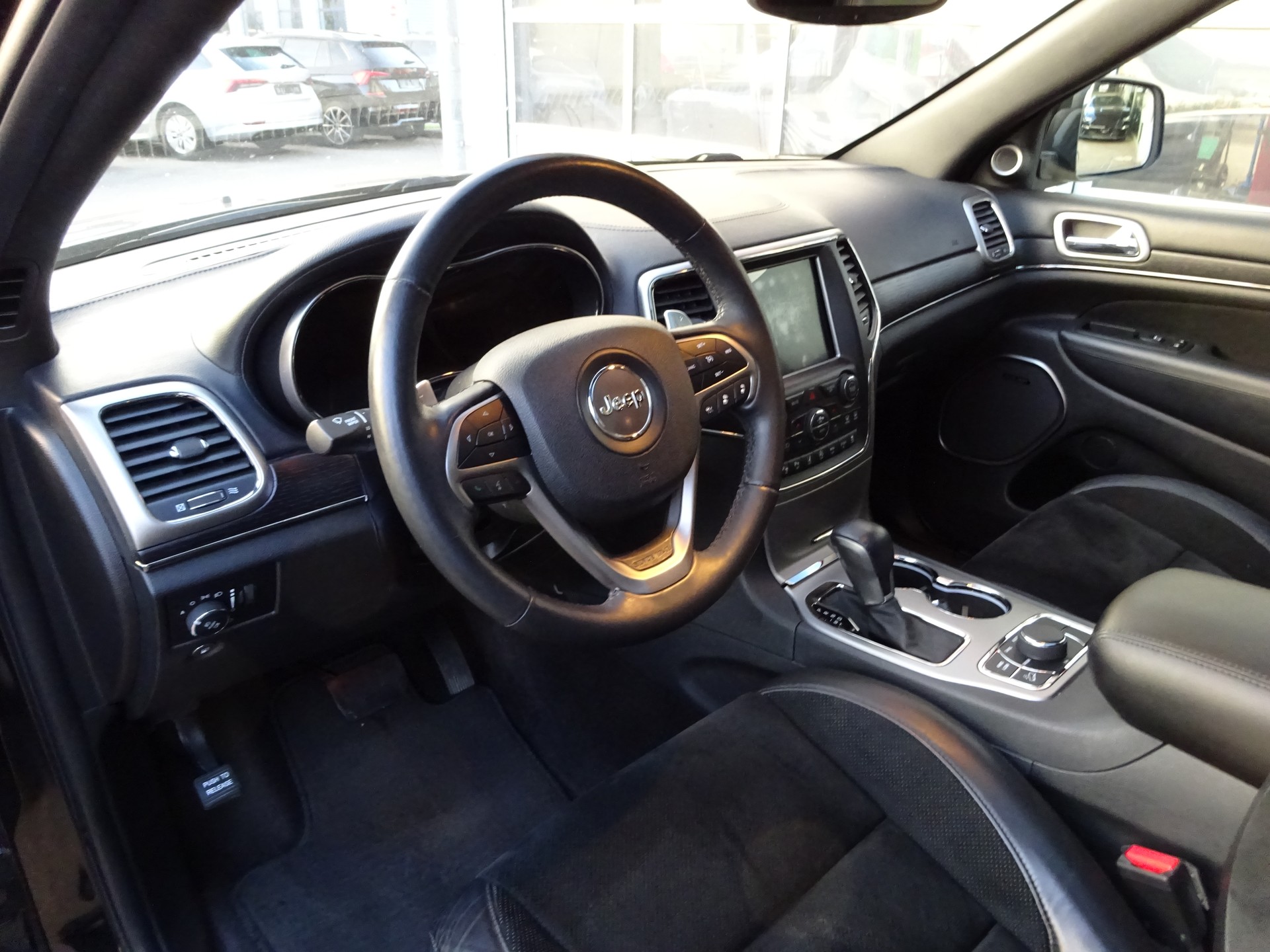 JEEP Grand Cherokee 3.0 CRD Night Eagle Automatic-image-7