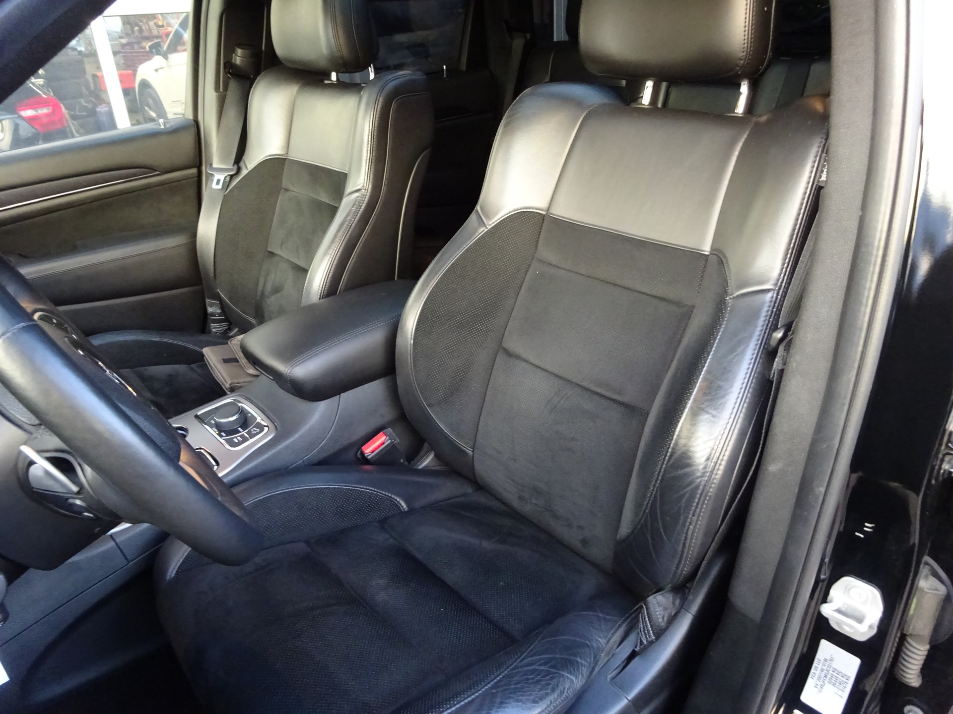 JEEP Grand Cherokee 3.0 CRD Night Eagle Automatic-image-6