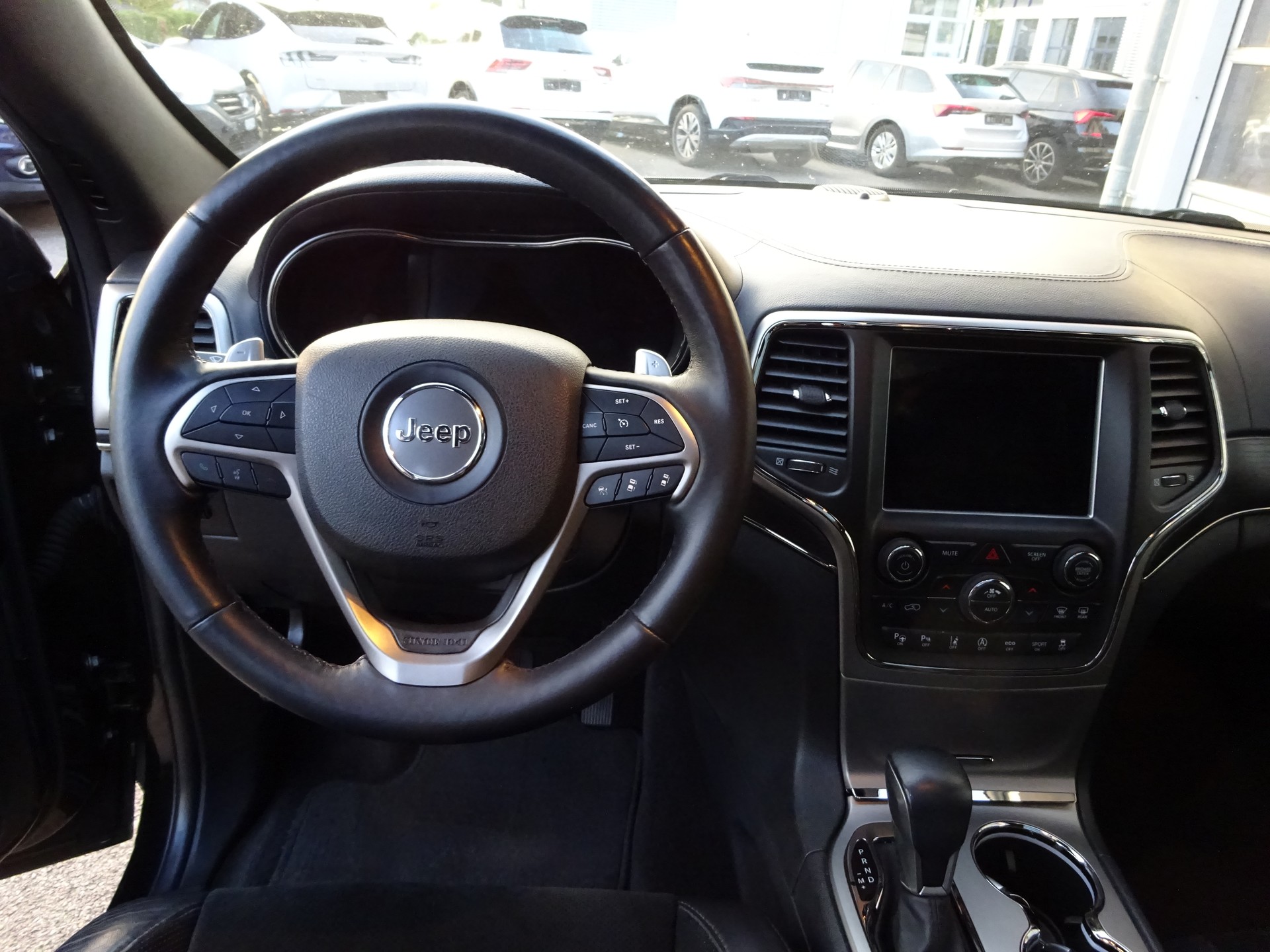 JEEP Grand Cherokee 3.0 CRD Night Eagle Automatic-image-8
