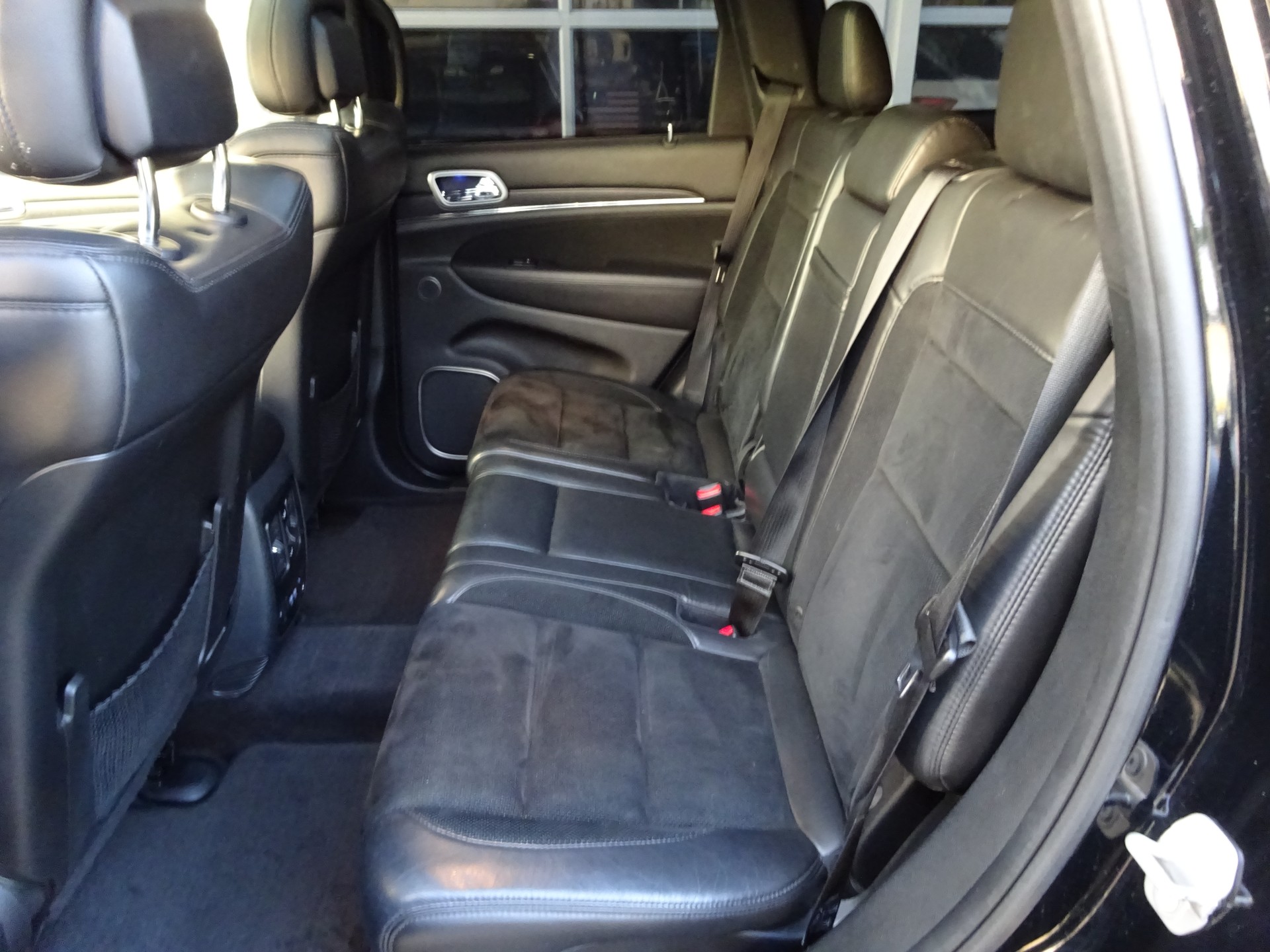 JEEP Grand Cherokee 3.0 CRD Night Eagle Automatic-image-10