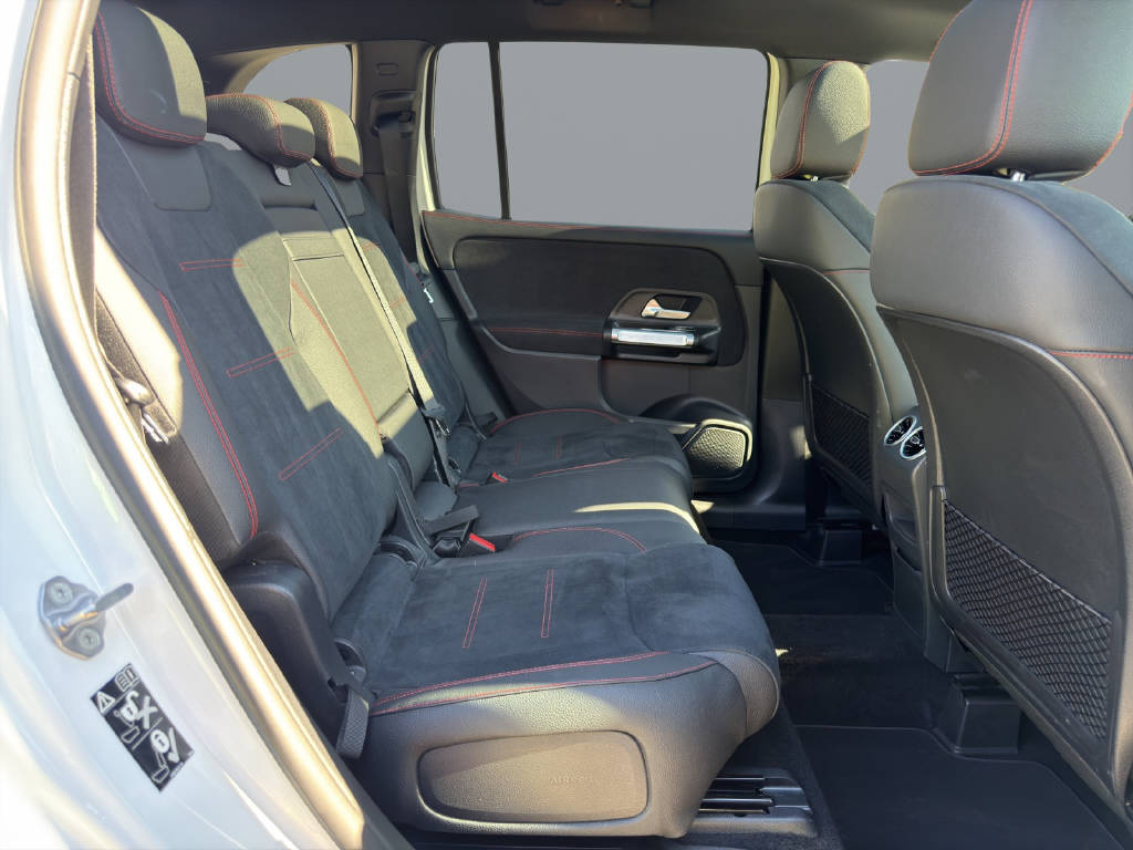 MERCEDES-BENZ GLB 220 d AMG Line 4matic-image-13