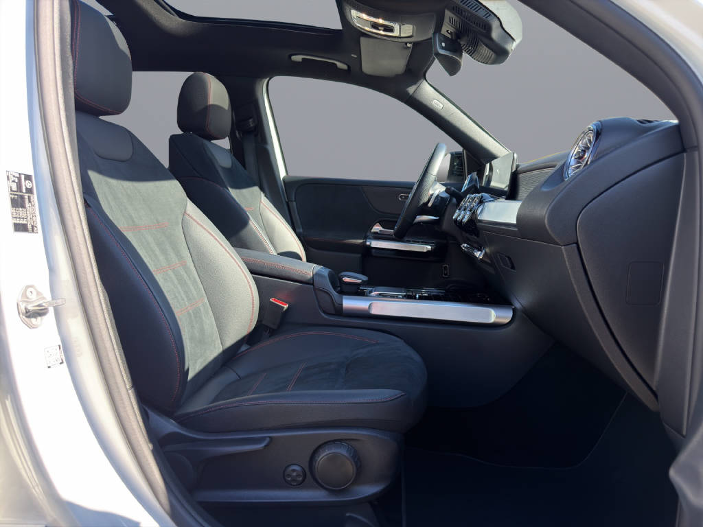 MERCEDES-BENZ GLB 220 d AMG Line 4matic-image-14