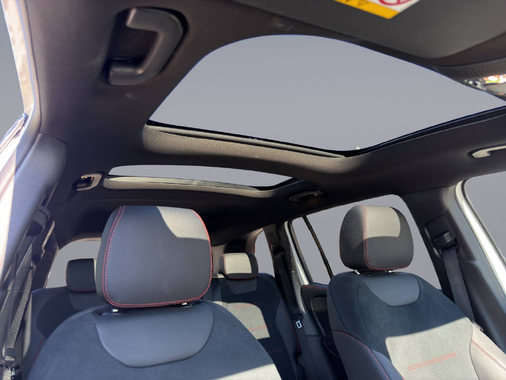 MERCEDES-BENZ GLB 220 d AMG Line 4matic-image-15