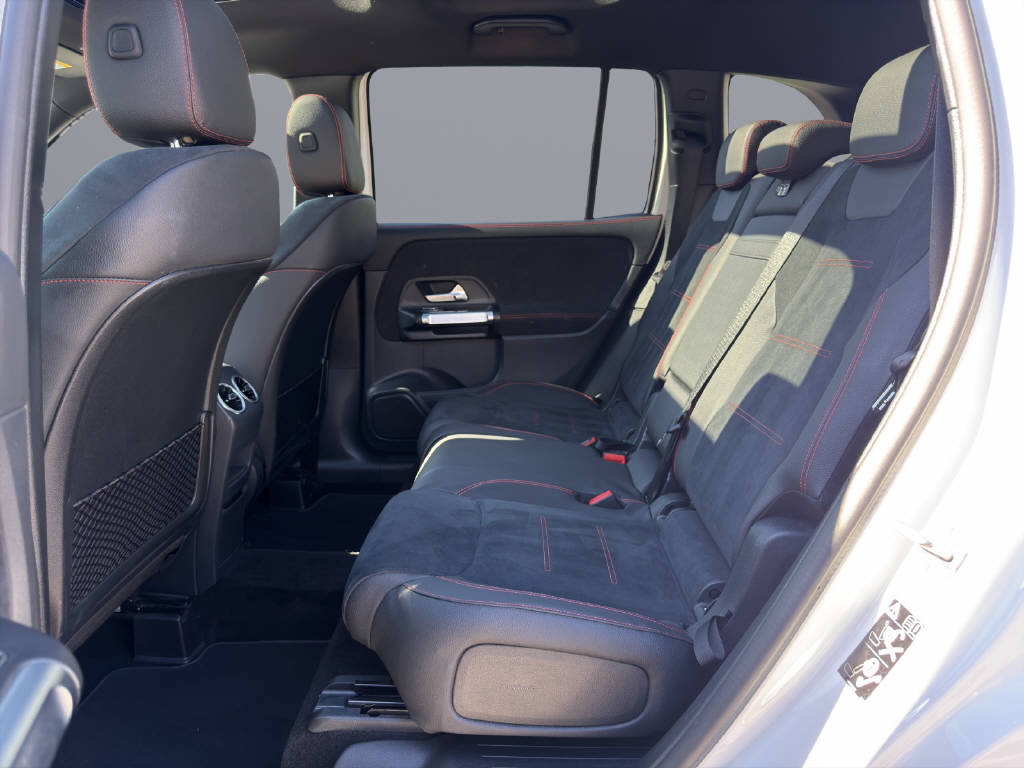MERCEDES-BENZ GLB 220 d AMG Line 4matic-image-12