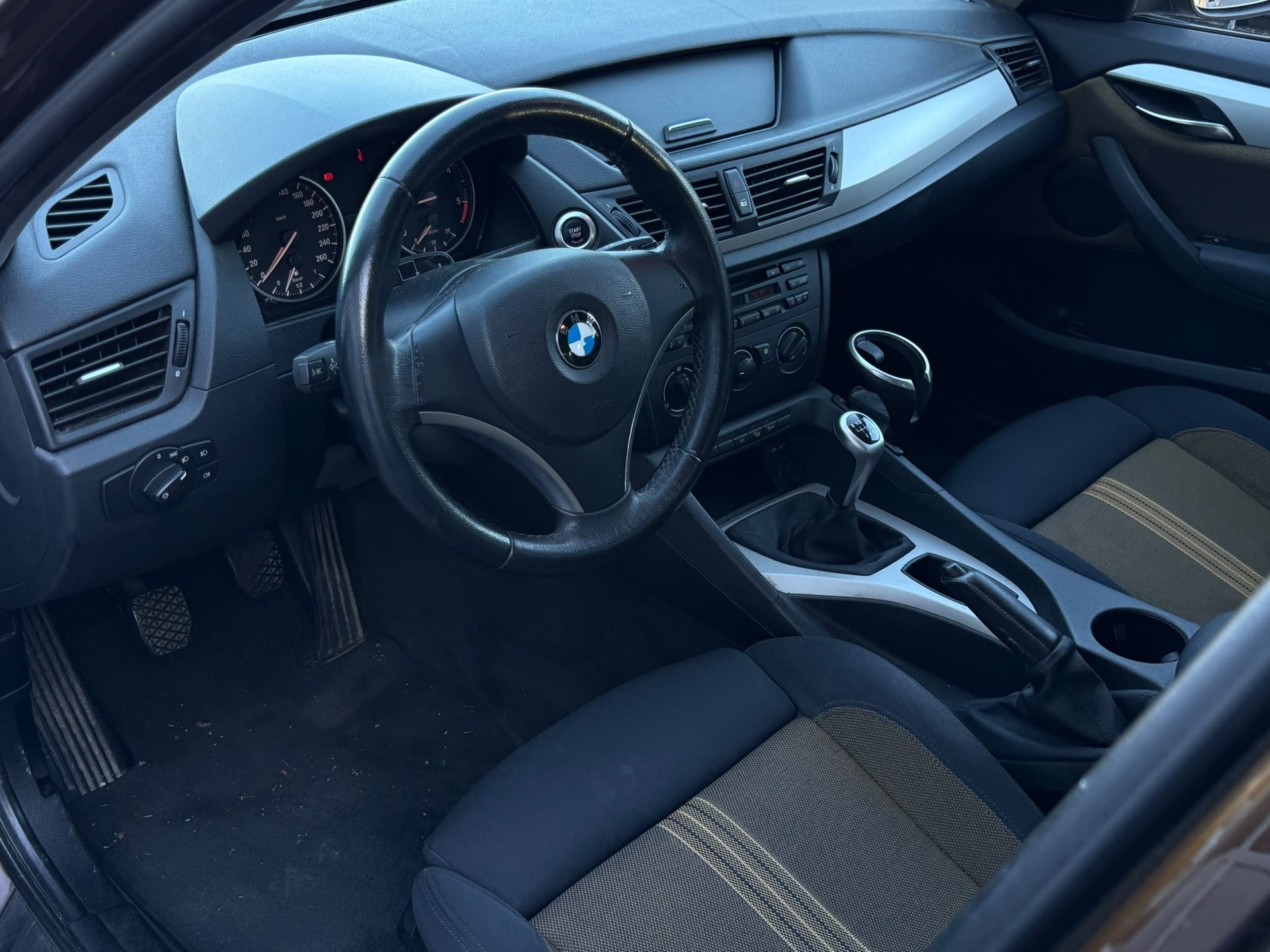 BMW X1 xDrive 20d-image-8