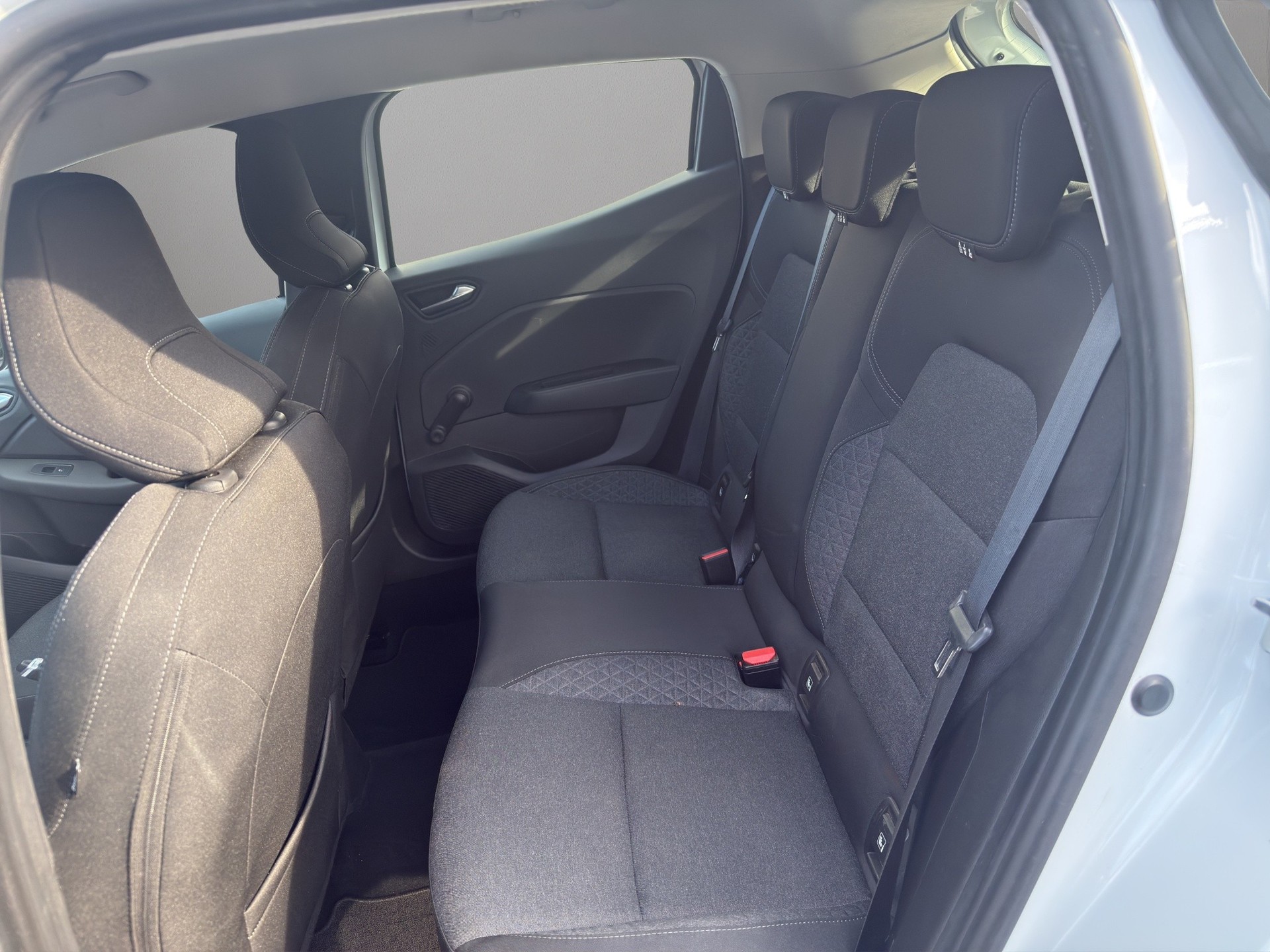 RENAULT Clio 1.0 Zen-image-5
