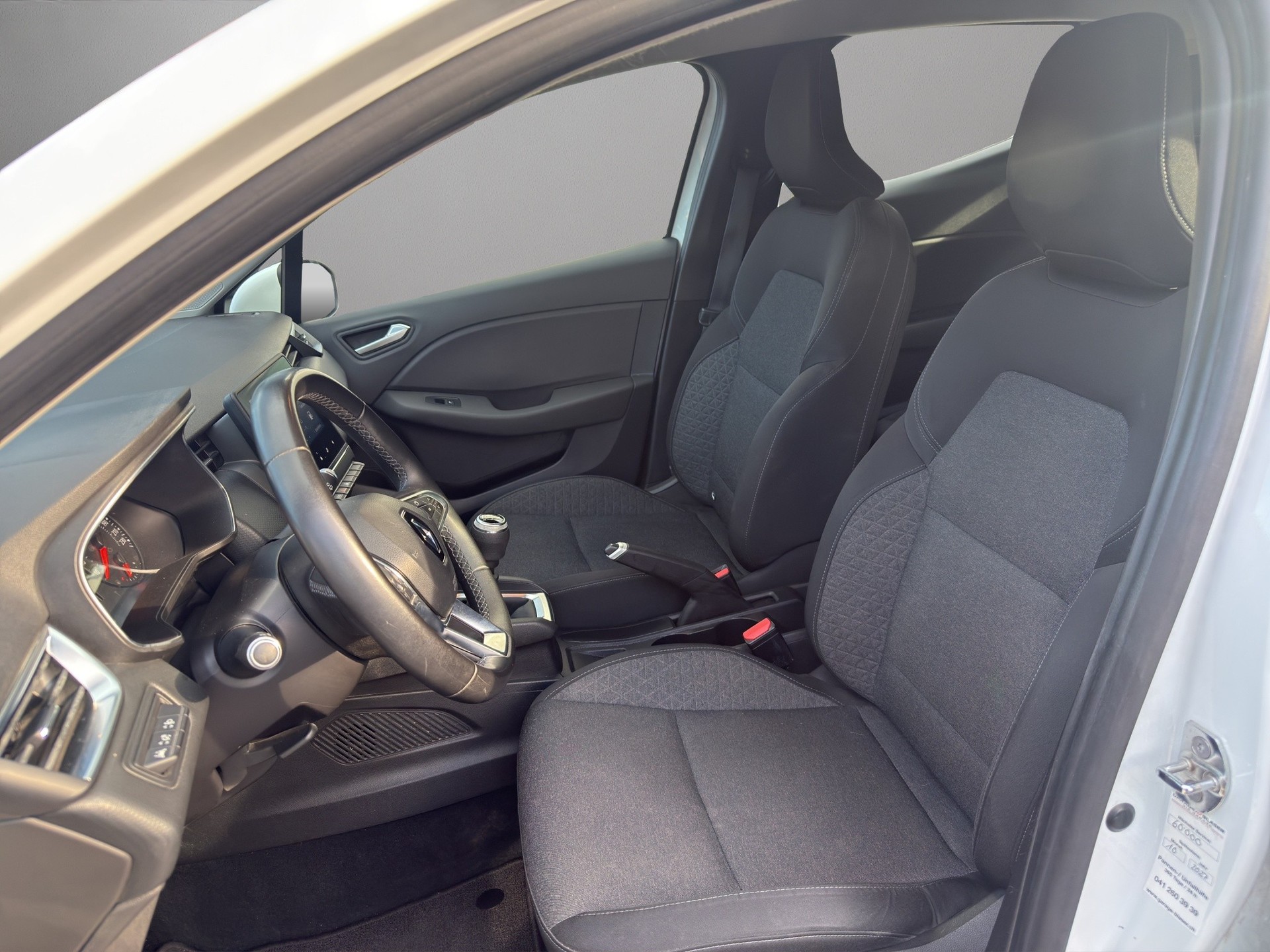 RENAULT Clio 1.0 Zen-image-4