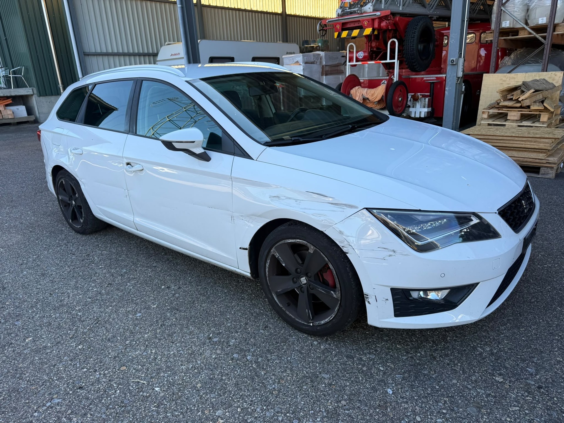 SEAT Leon ST 1.4 TSI FR-image-1
