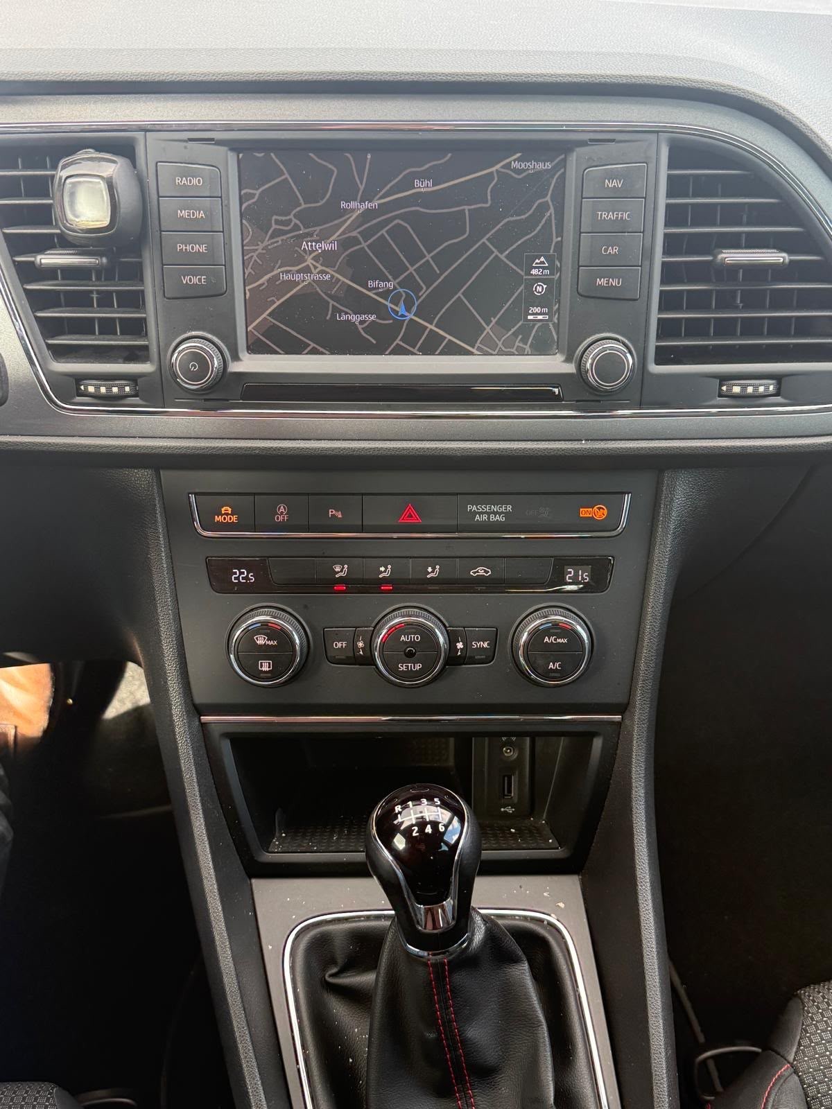 SEAT Leon ST 1.4 TSI FR-image-11