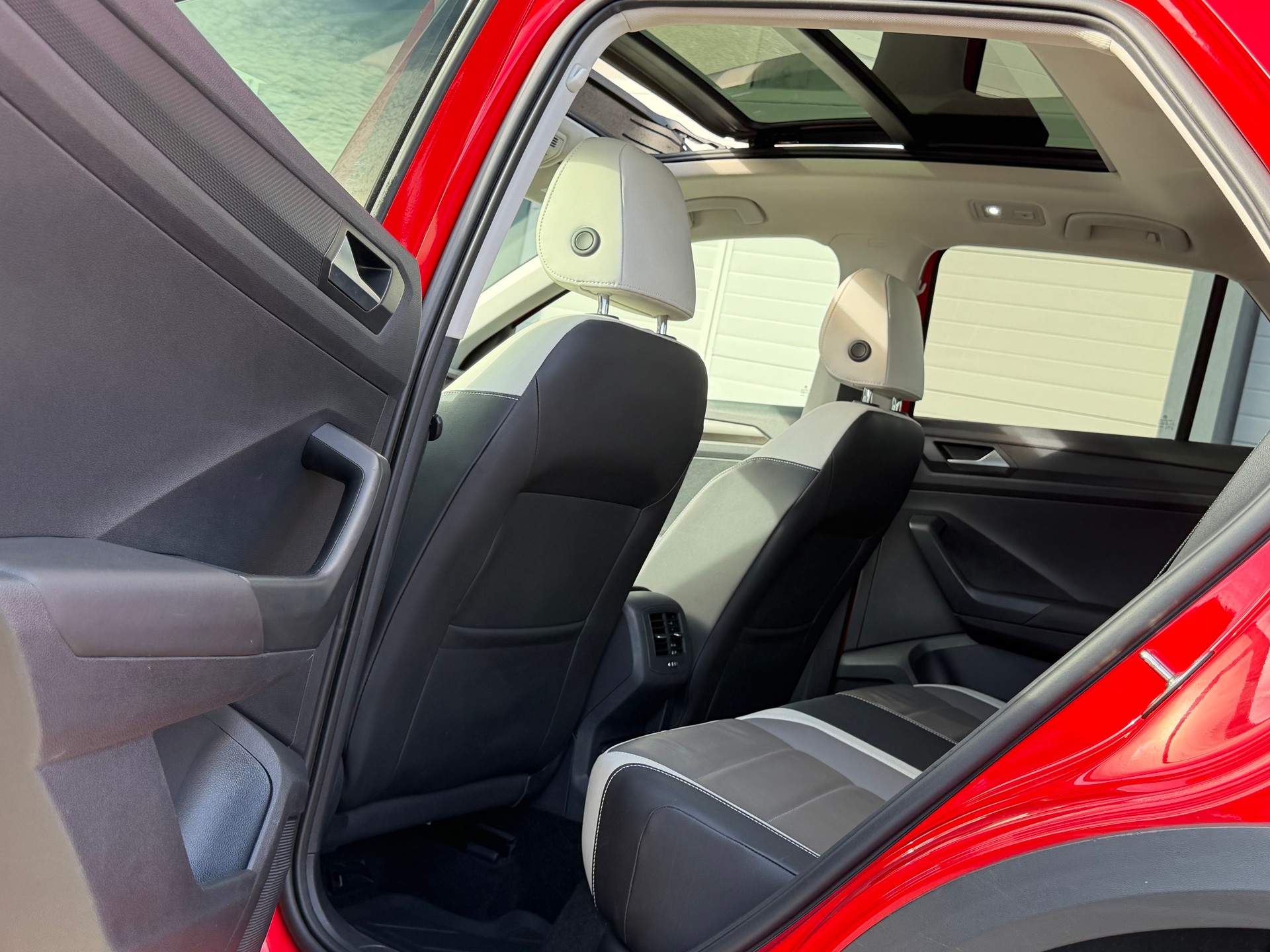 VW T-Roc 1.6 TDI SCR Advance-image-13