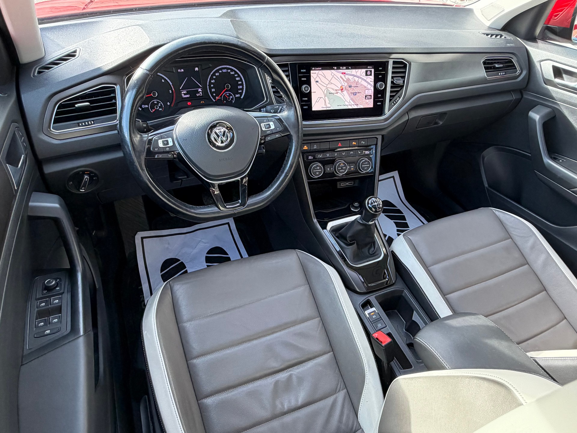 VW T-Roc 1.6 TDI SCR Advance-image-11