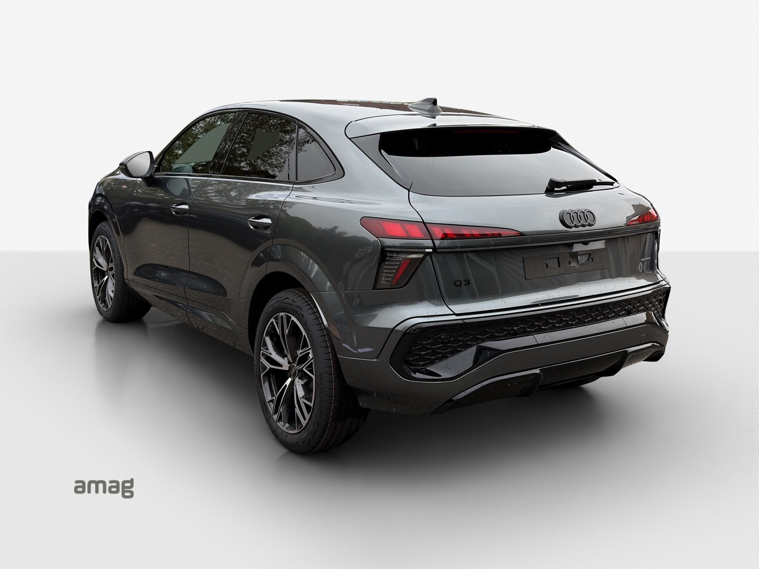 AUDI Q3 Sportback TFSI quattro 195 kW S tronic-showroom-element-2