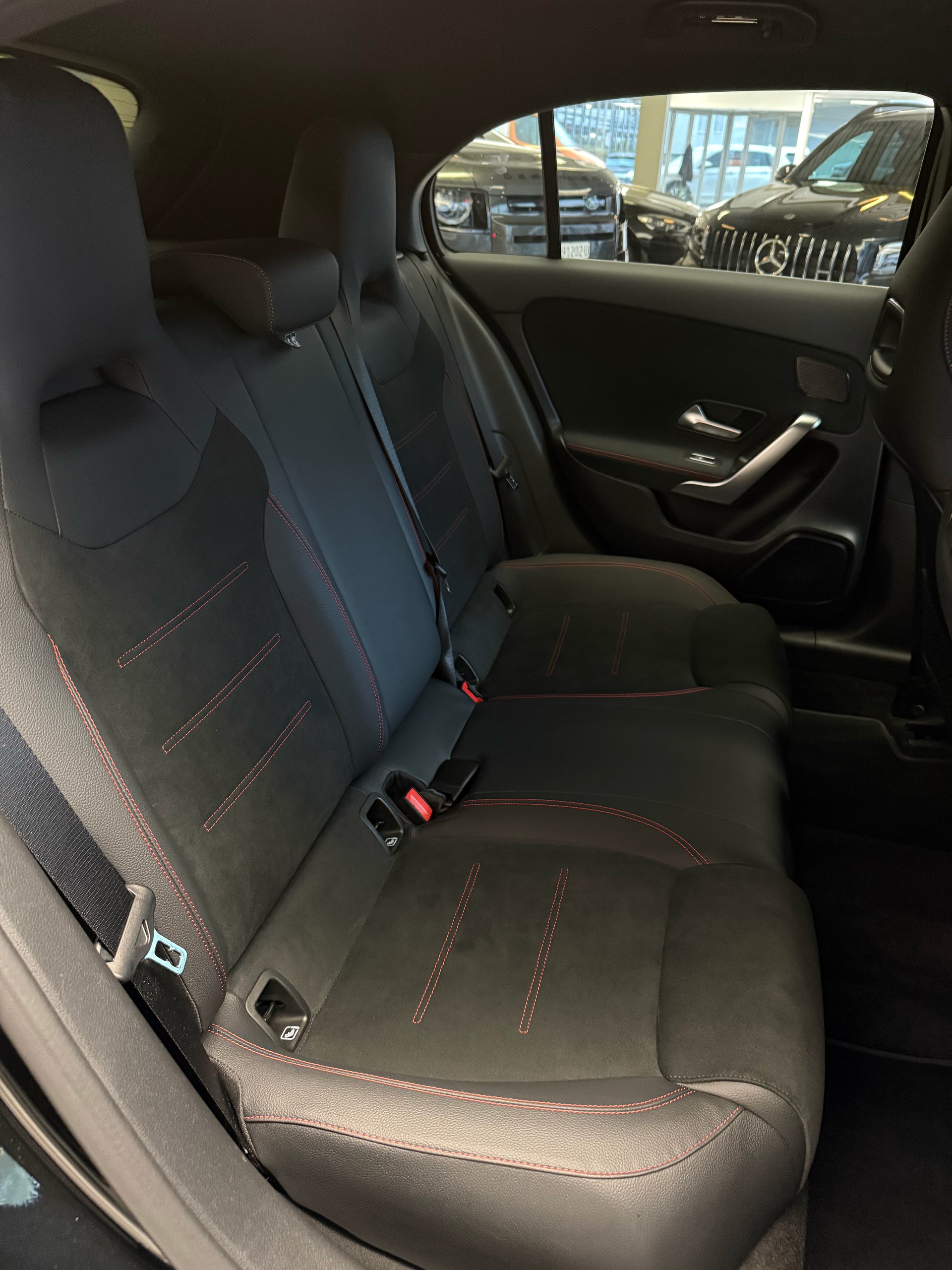 MERCEDES-BENZ A 200 Night Star 7G-DCT-image-9