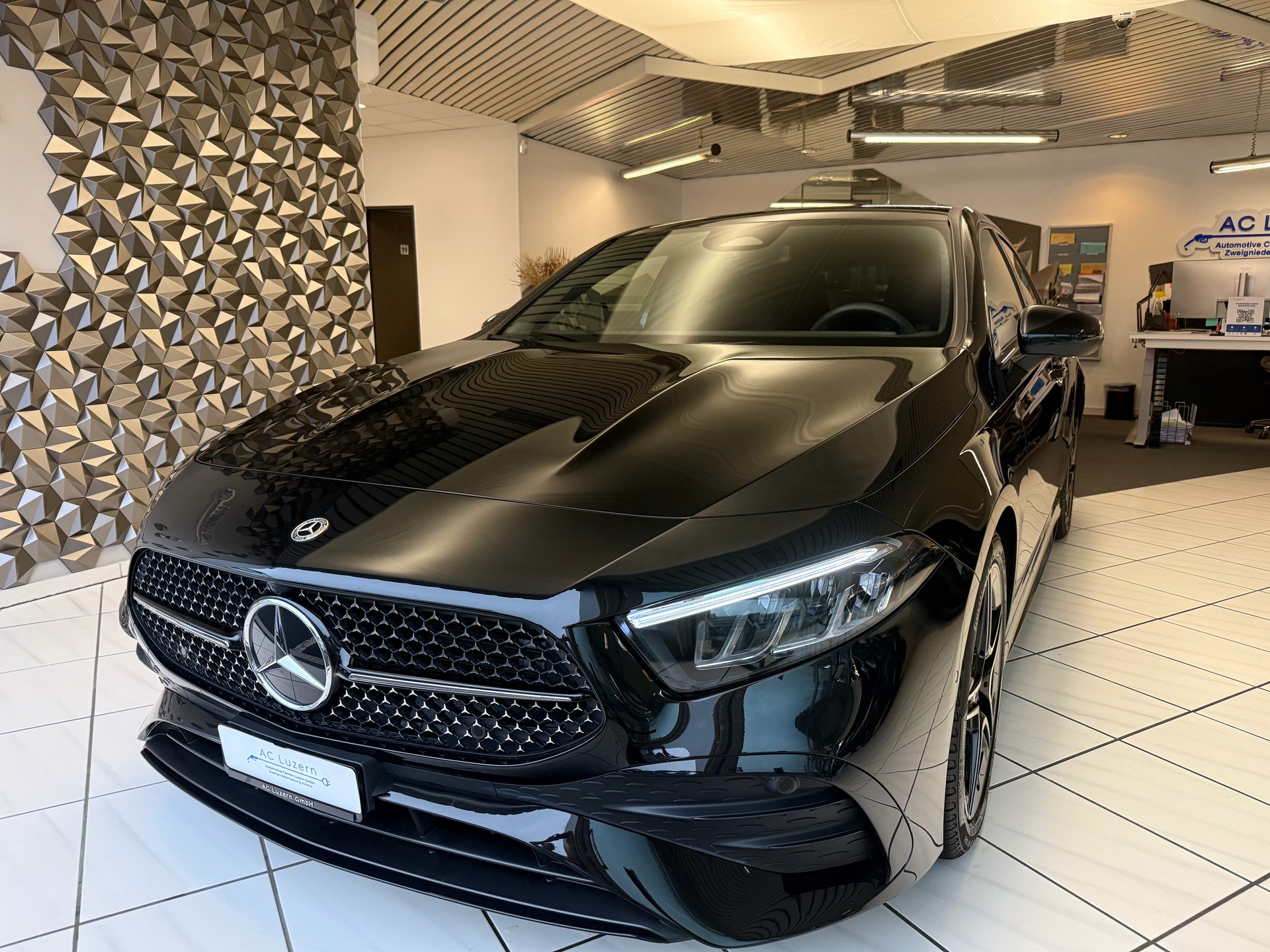MERCEDES-BENZ A 200 Night Star 7G-DCT-image-0