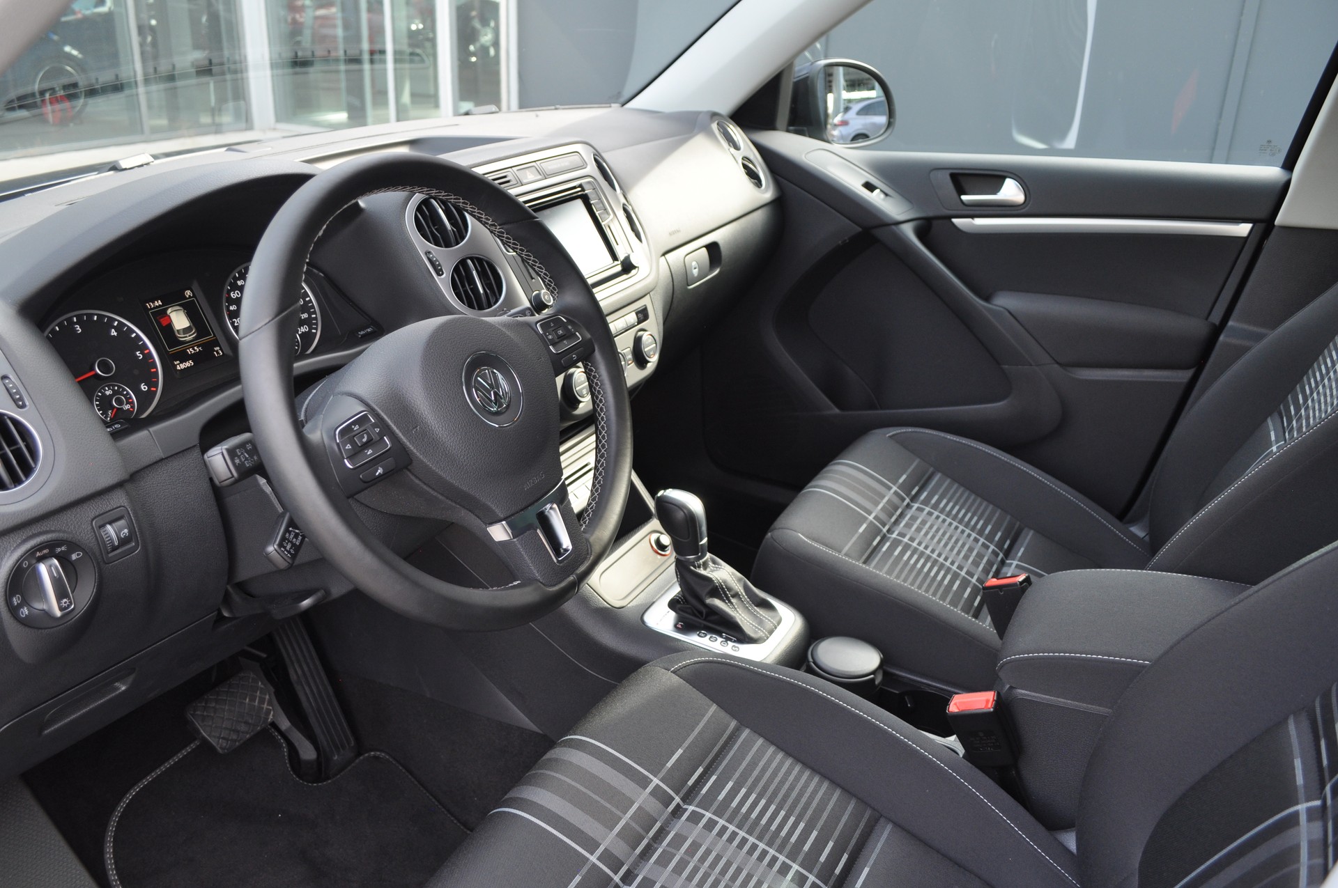 VW Tiguan 2.0TDI Lounge 4M-image-8