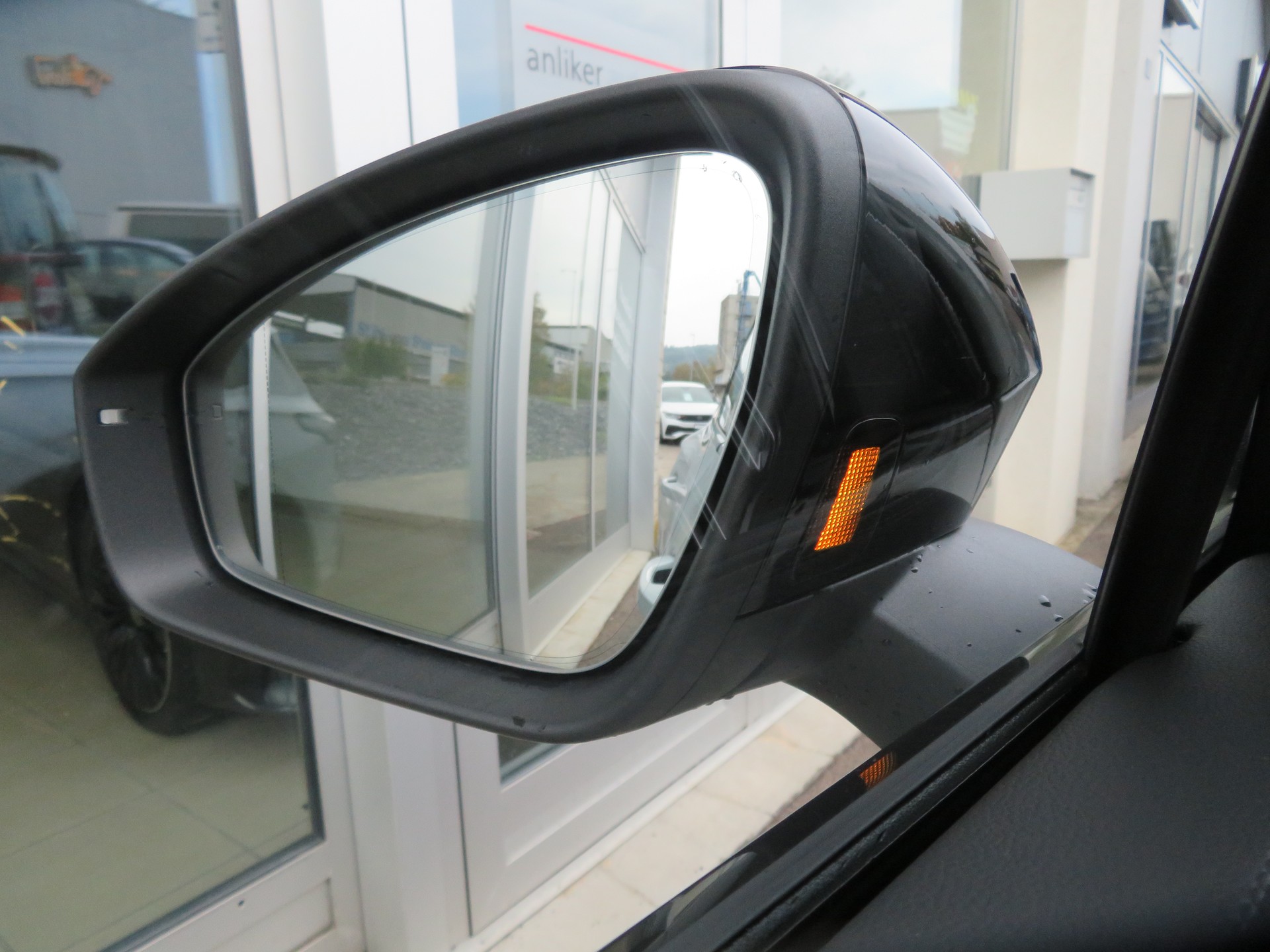 VW Tiguan 2.0 TSI DSG R-Line 4Motion-image-5