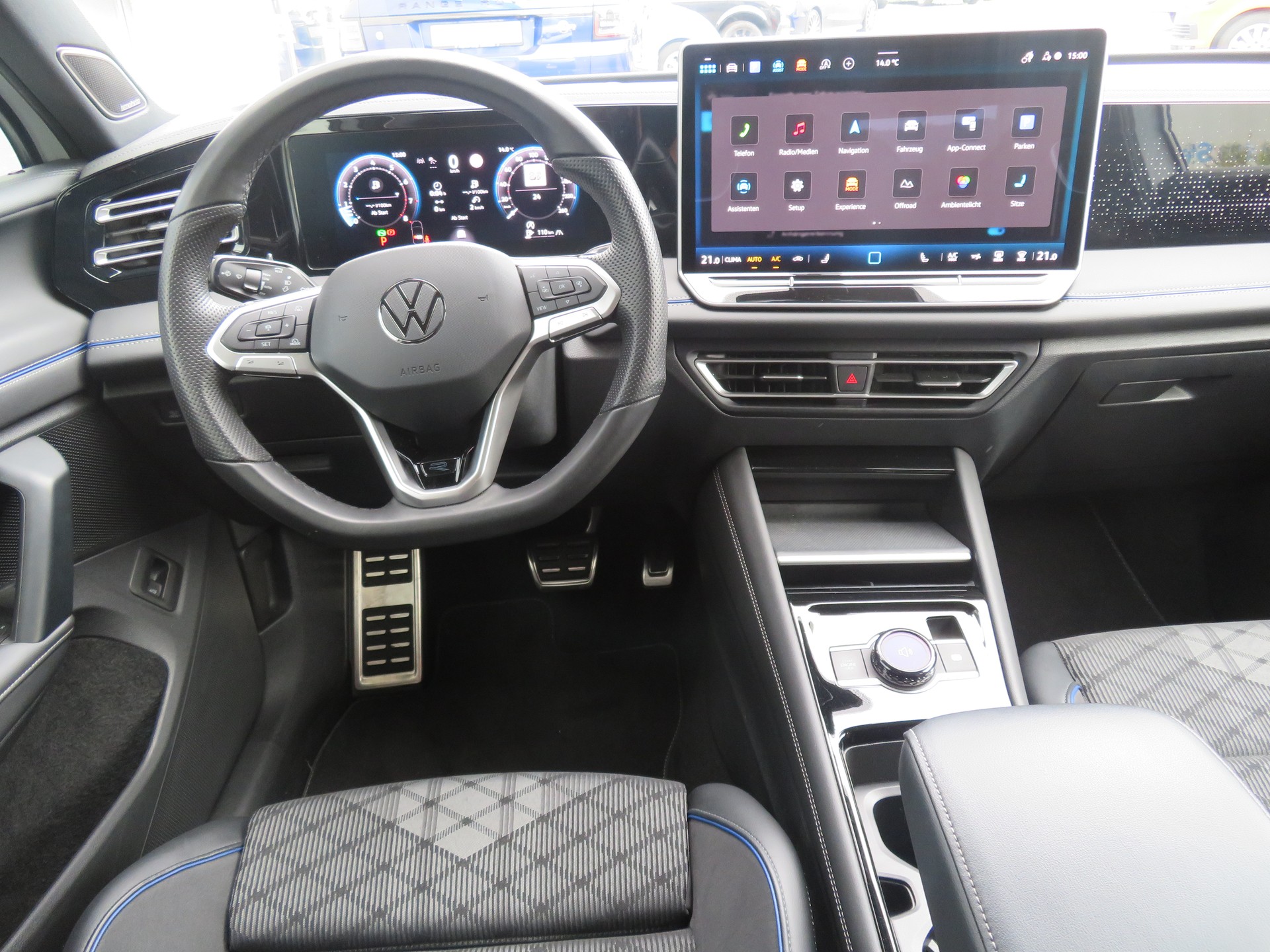 VW Tiguan 2.0 TSI DSG R-Line 4Motion-image-4