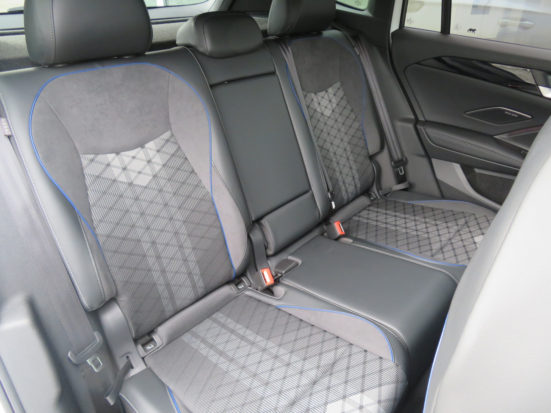 VW Tiguan 2.0 TSI DSG R-Line 4Motion-image-14