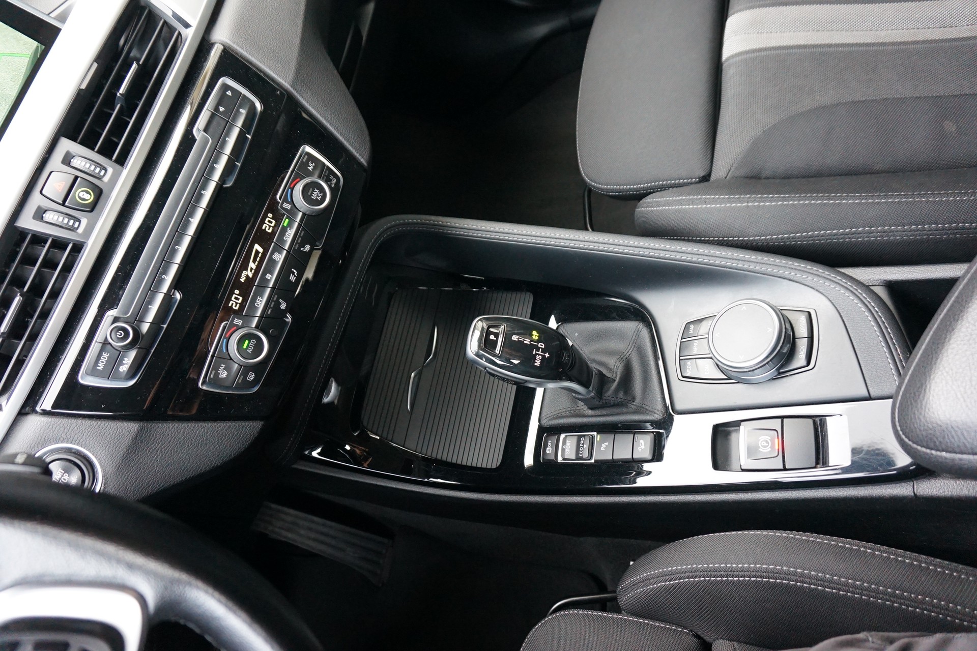 BMW X1 xDrive 18d Sport Line Steptronic-image-13