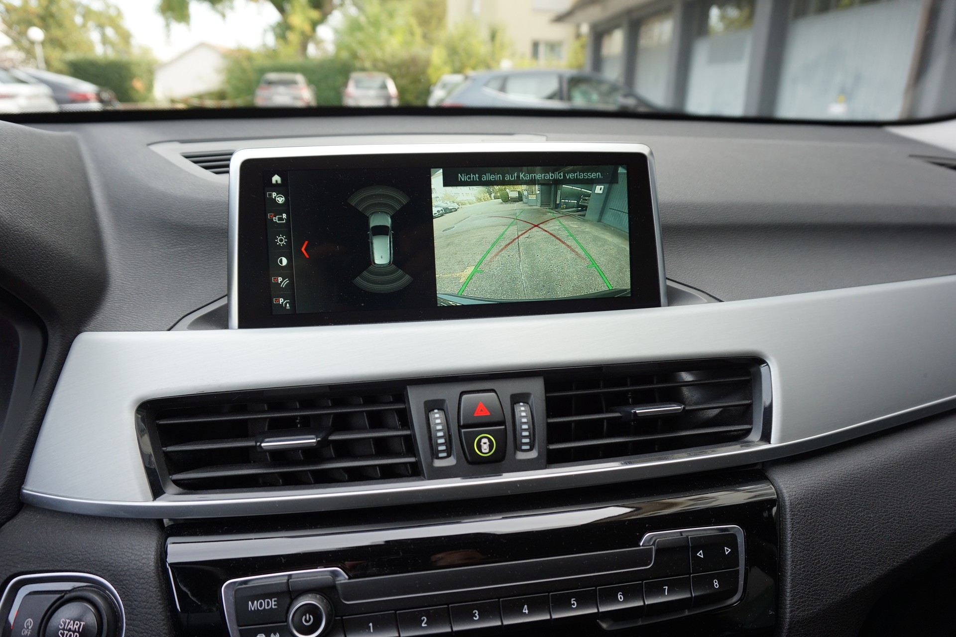 BMW X1 xDrive 18d Sport Line Steptronic-image-12