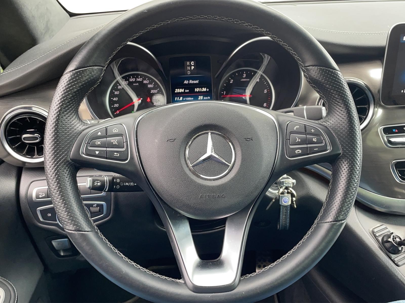 MERCEDES-BENZ V 300 d lang 4Matic 9G-Tronic-image-14