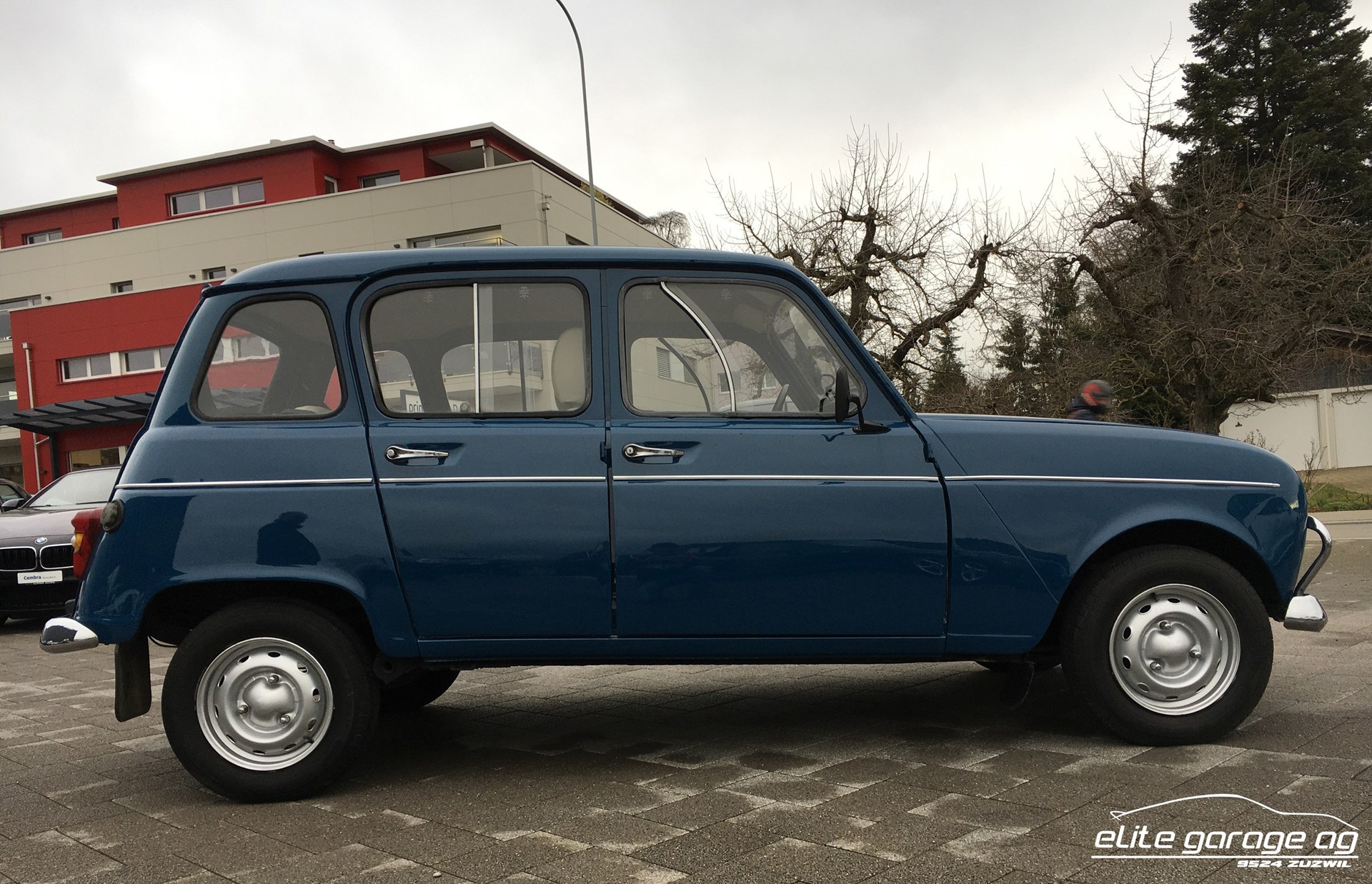 RENAULT R4 845 Export TL-image-3
