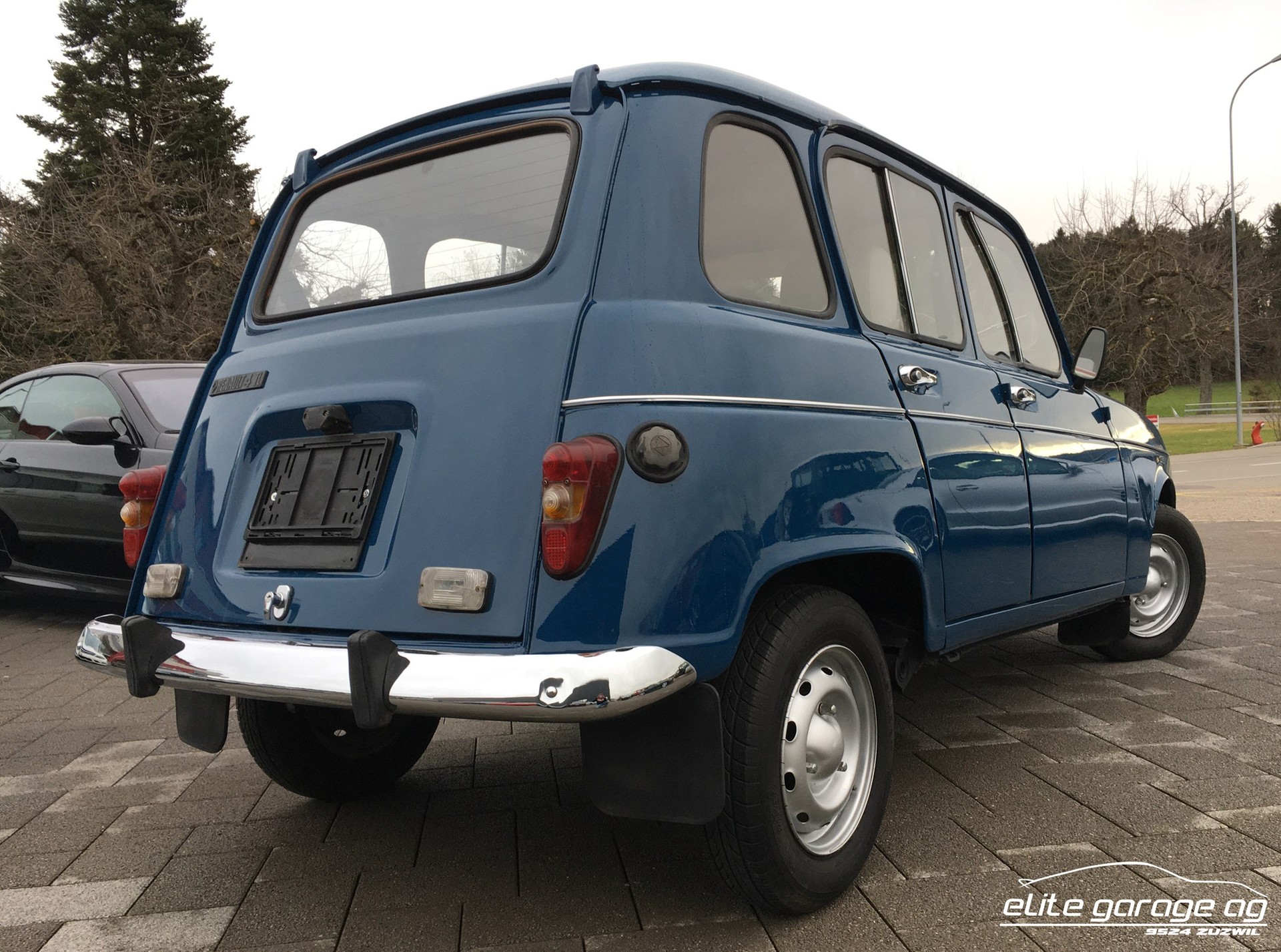 RENAULT R4 845 Export TL-image-4