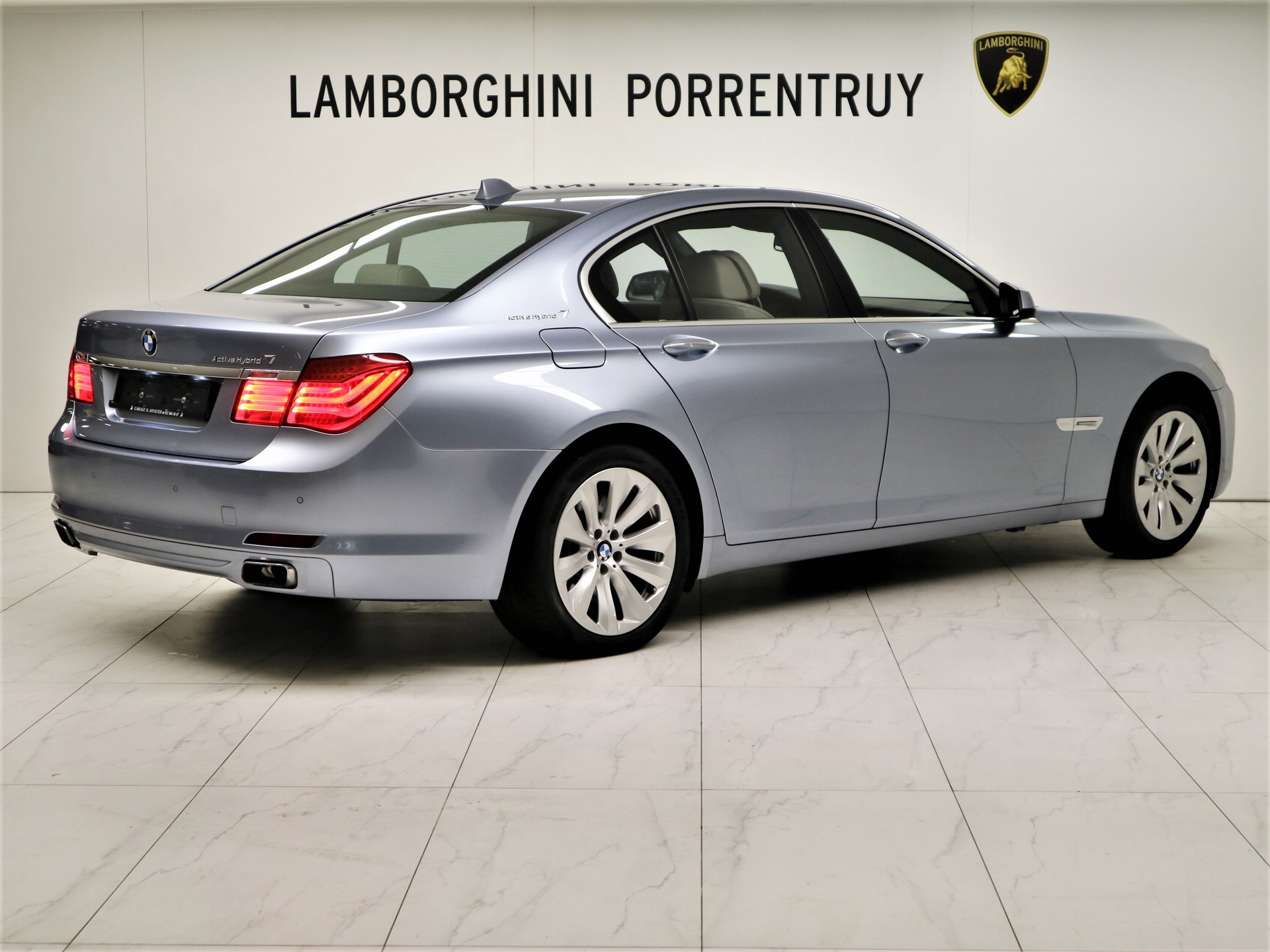 BMW 750i L-image-2