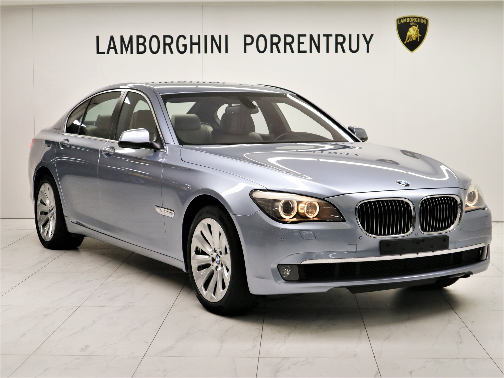 BMW 750i L-image-0
