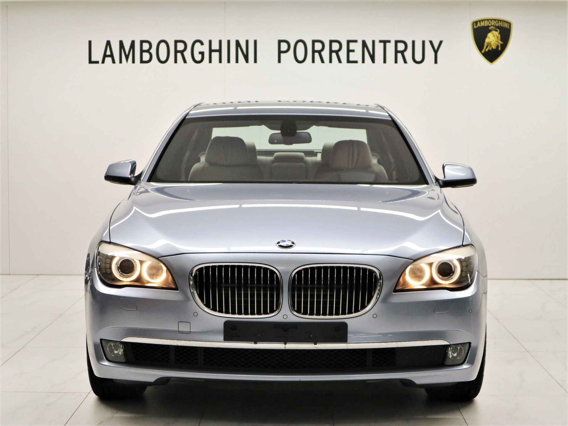 BMW 750i L-image-4