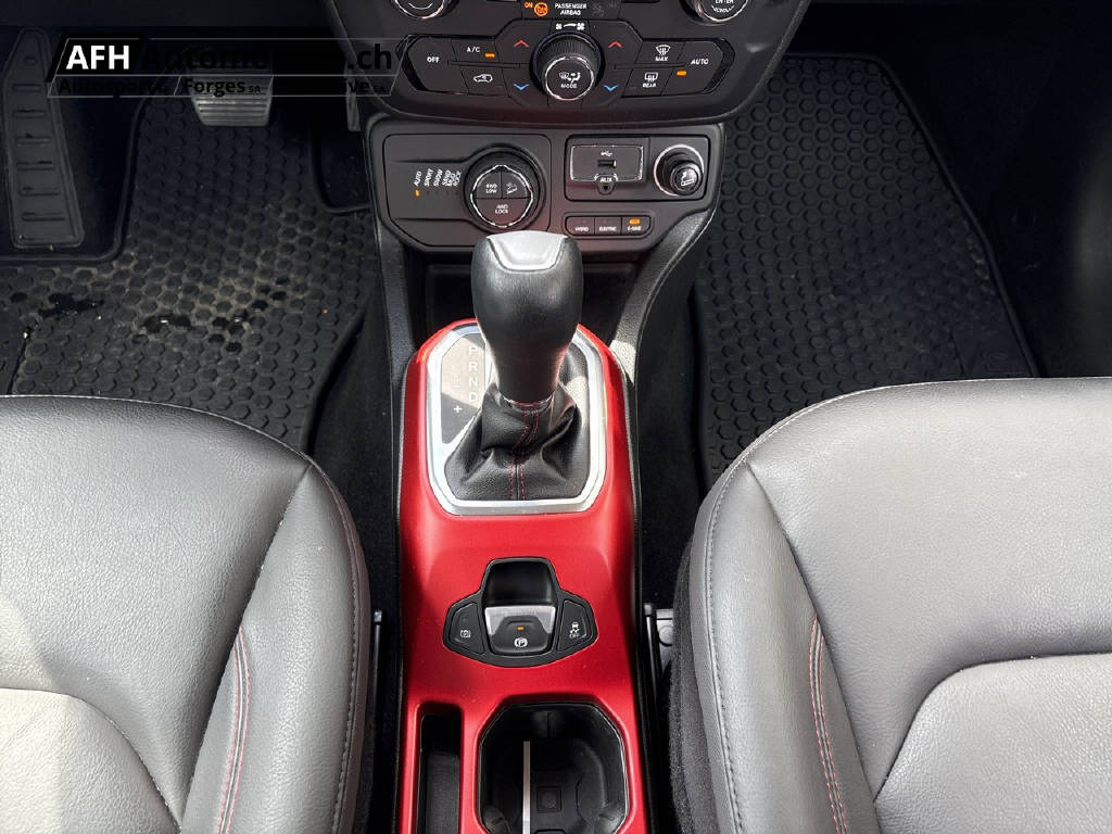 JEEP Renegade 1.3 Trailhawk Plus 4x-image-7