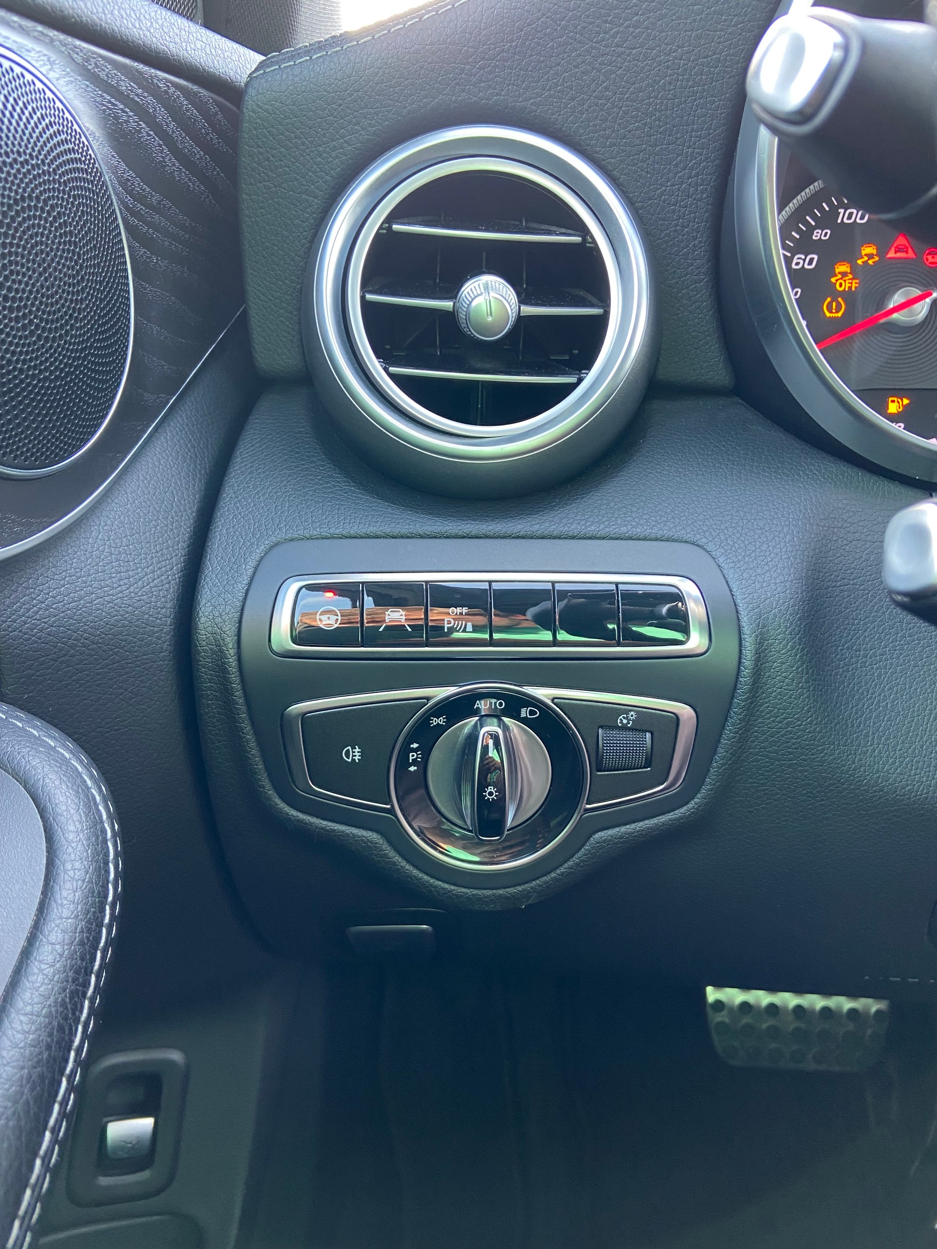 MERCEDES-BENZ C 250 BlueTEC AMG Line 4Matic 7G-Tronic-image-4