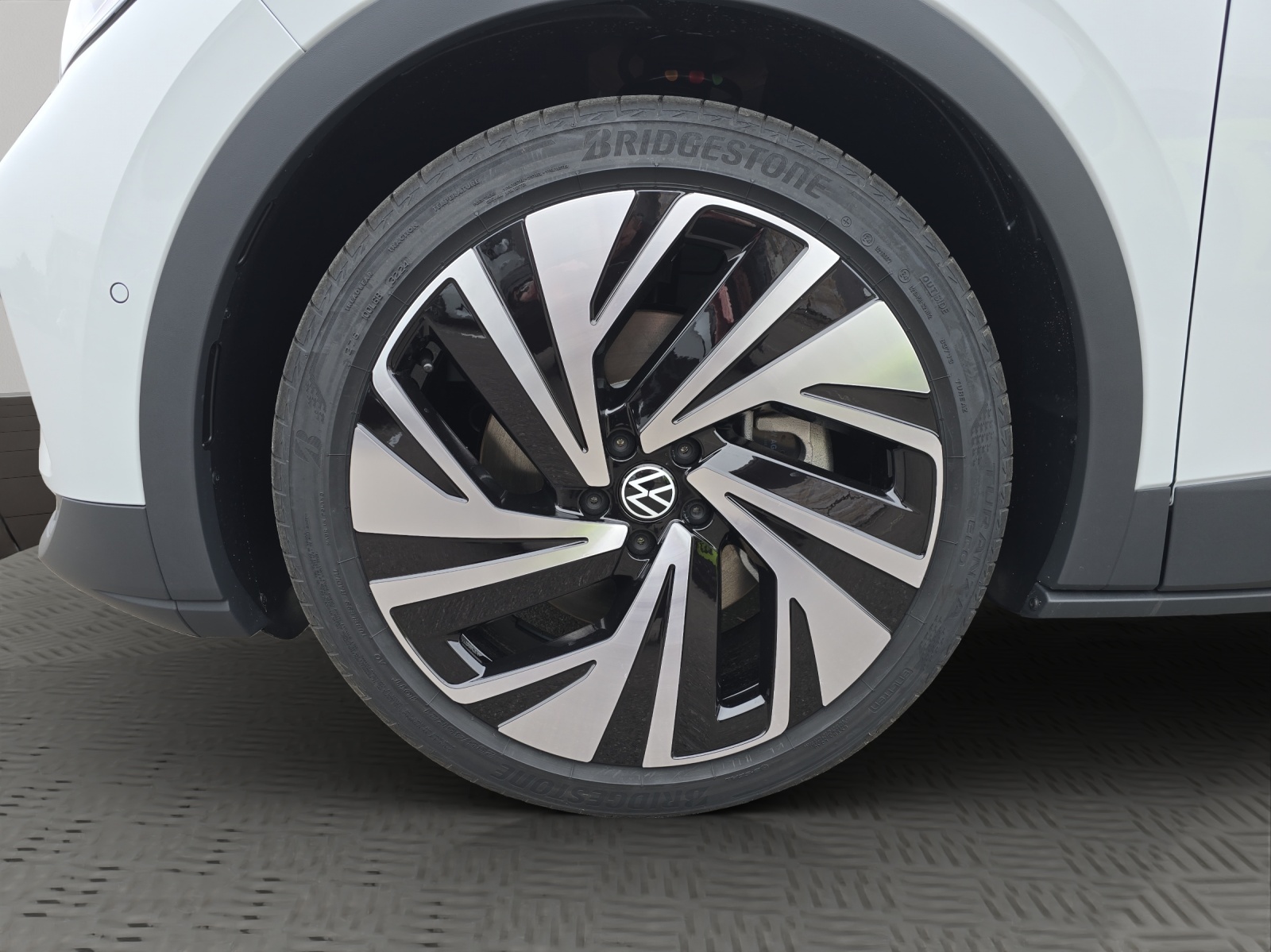 VW ID.4 Pro United 77 kWh 4 Motion-image-6