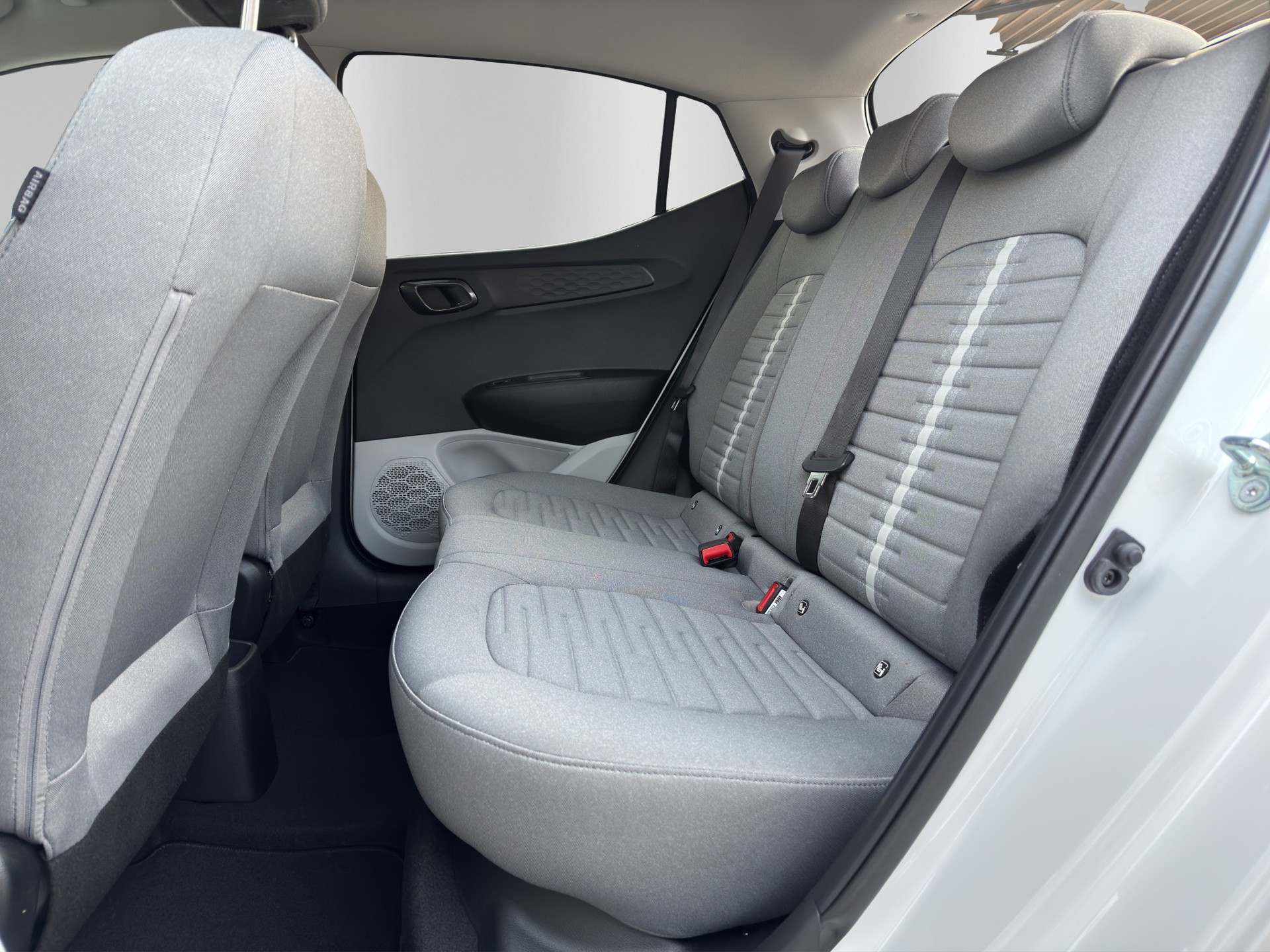 HYUNDAI i10 1.2 Vertex Aut.-image-9
