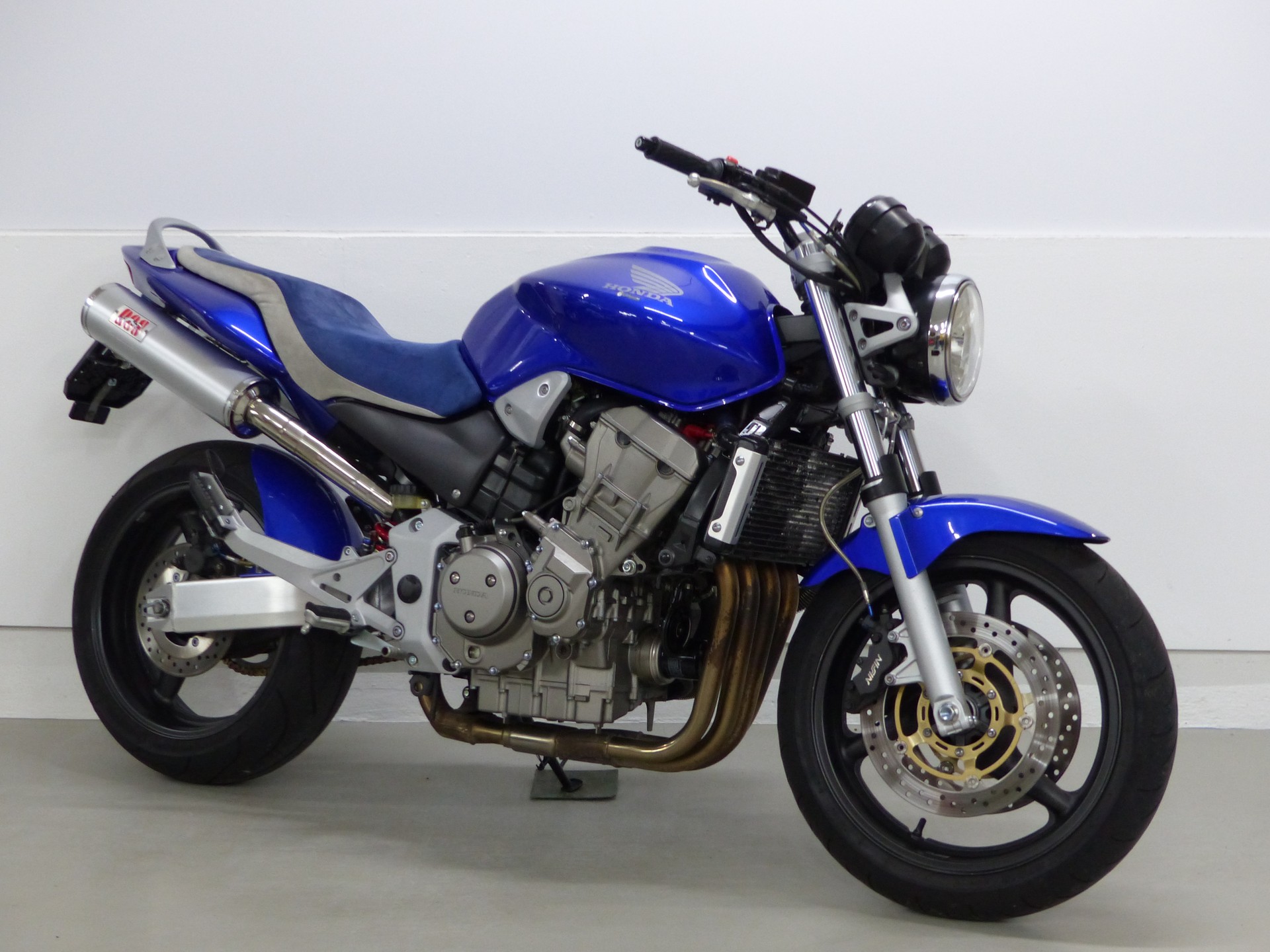 HONDA CB 900 F Hornet mit Zubehör-showroom-element-1