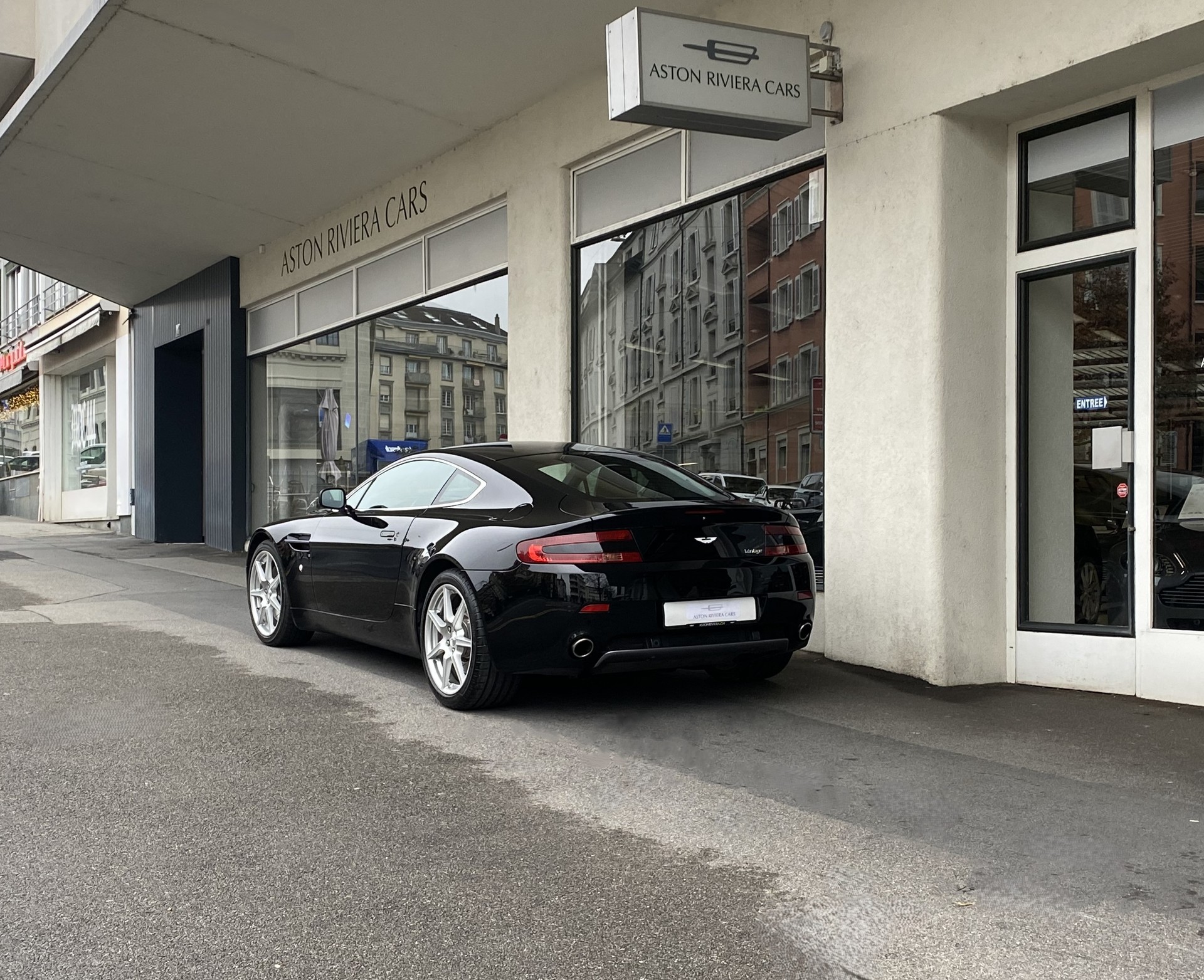 ASTON MARTIN V8 Vantage 4.3 Sportshift-image-1