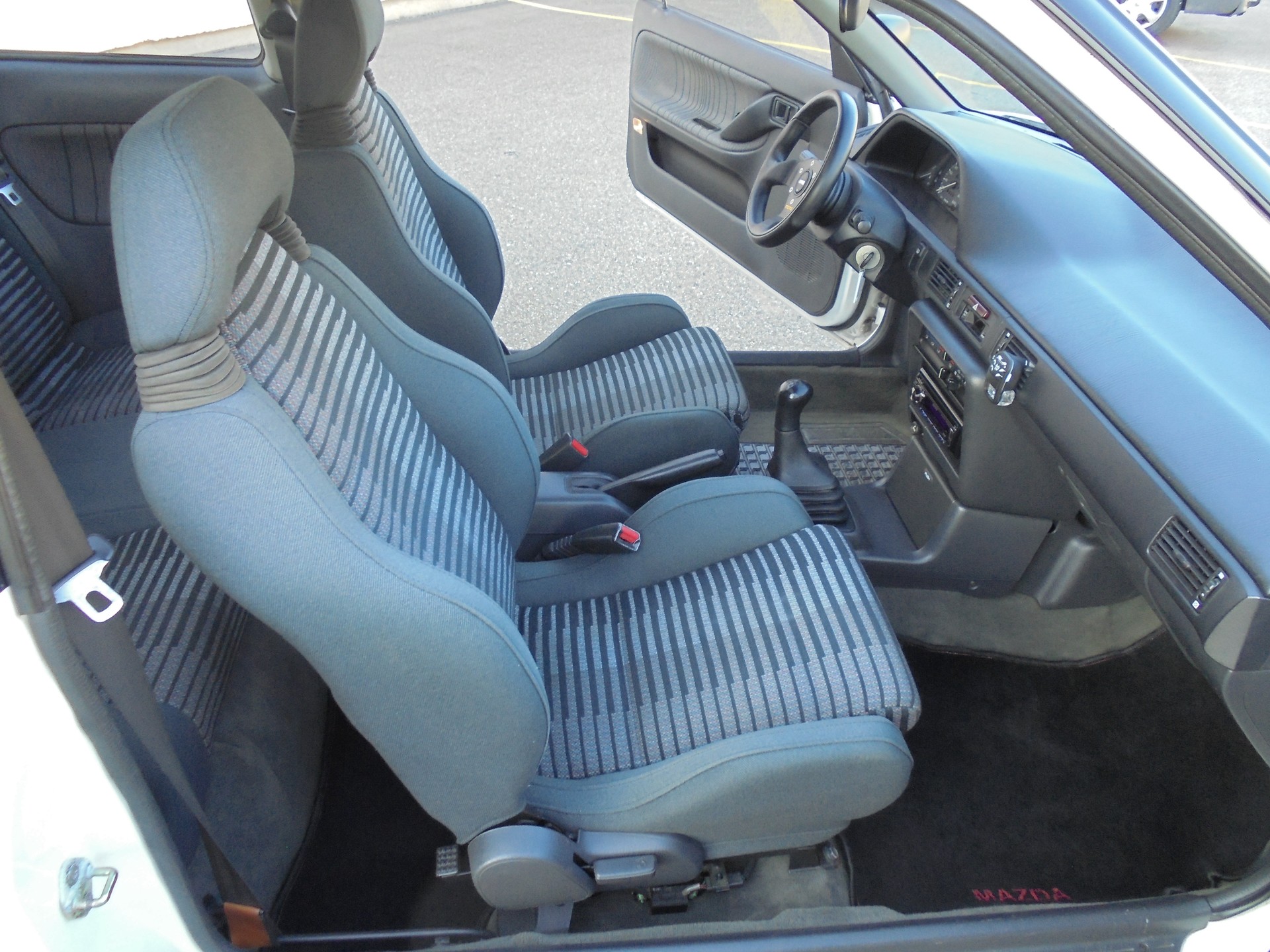 MAZDA 323 1.8i 16V GTX Turbo4WD-image-10