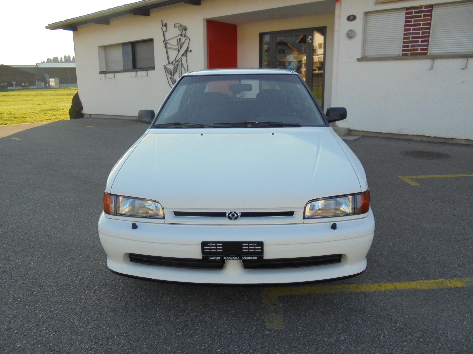 MAZDA 323 1.8i 16V GTX Turbo4WD-showroom-element-1