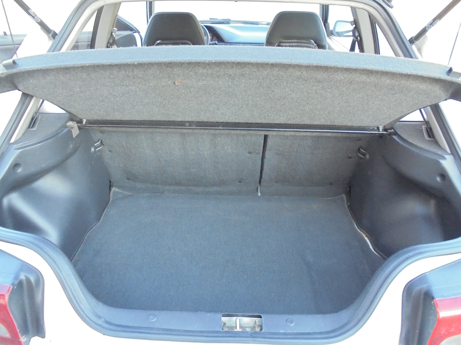 MAZDA 323 1.8i 16V GTX Turbo4WD-image-12