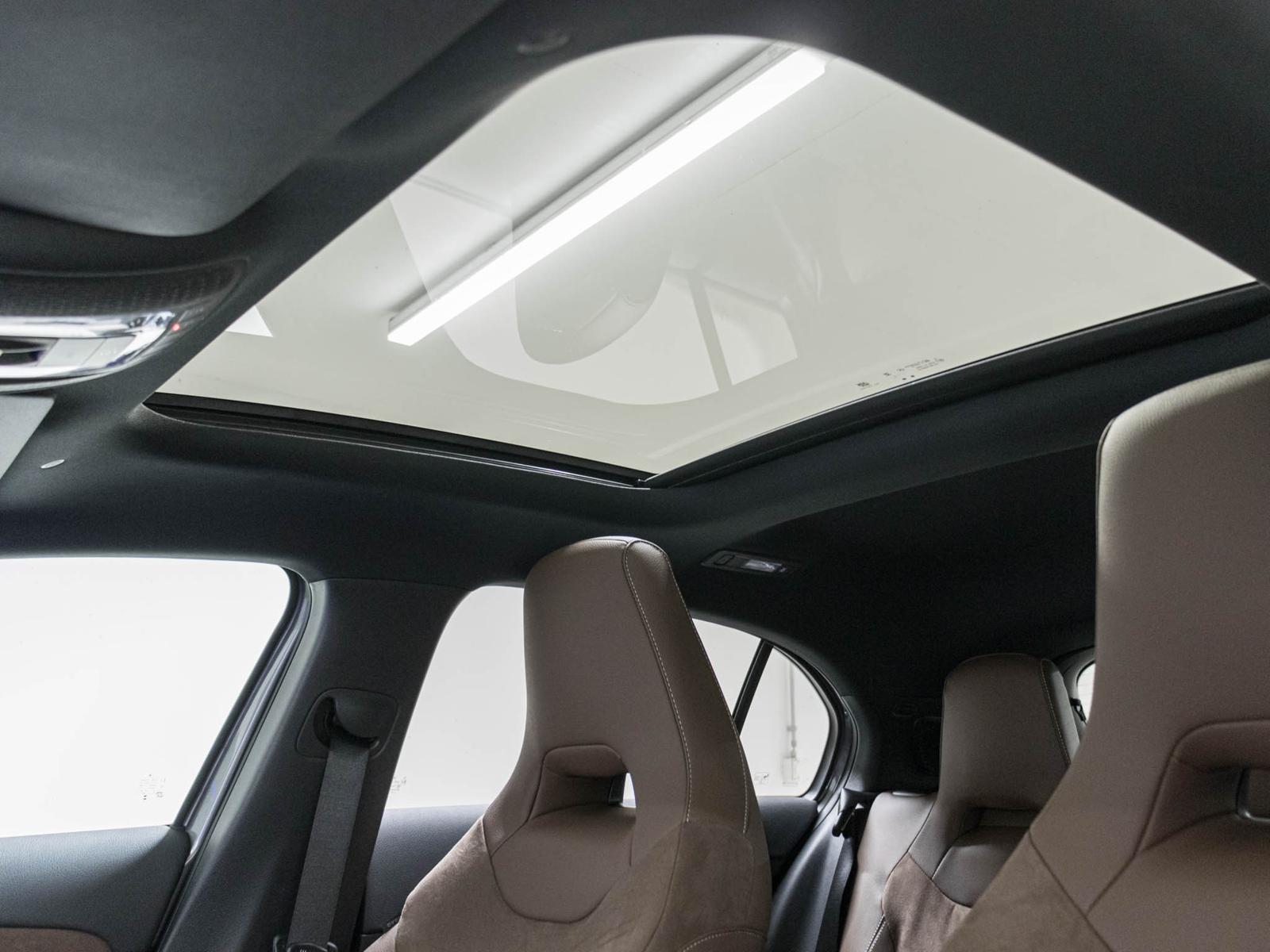 MERCEDES-BENZ A 250 4MATIC-image-9