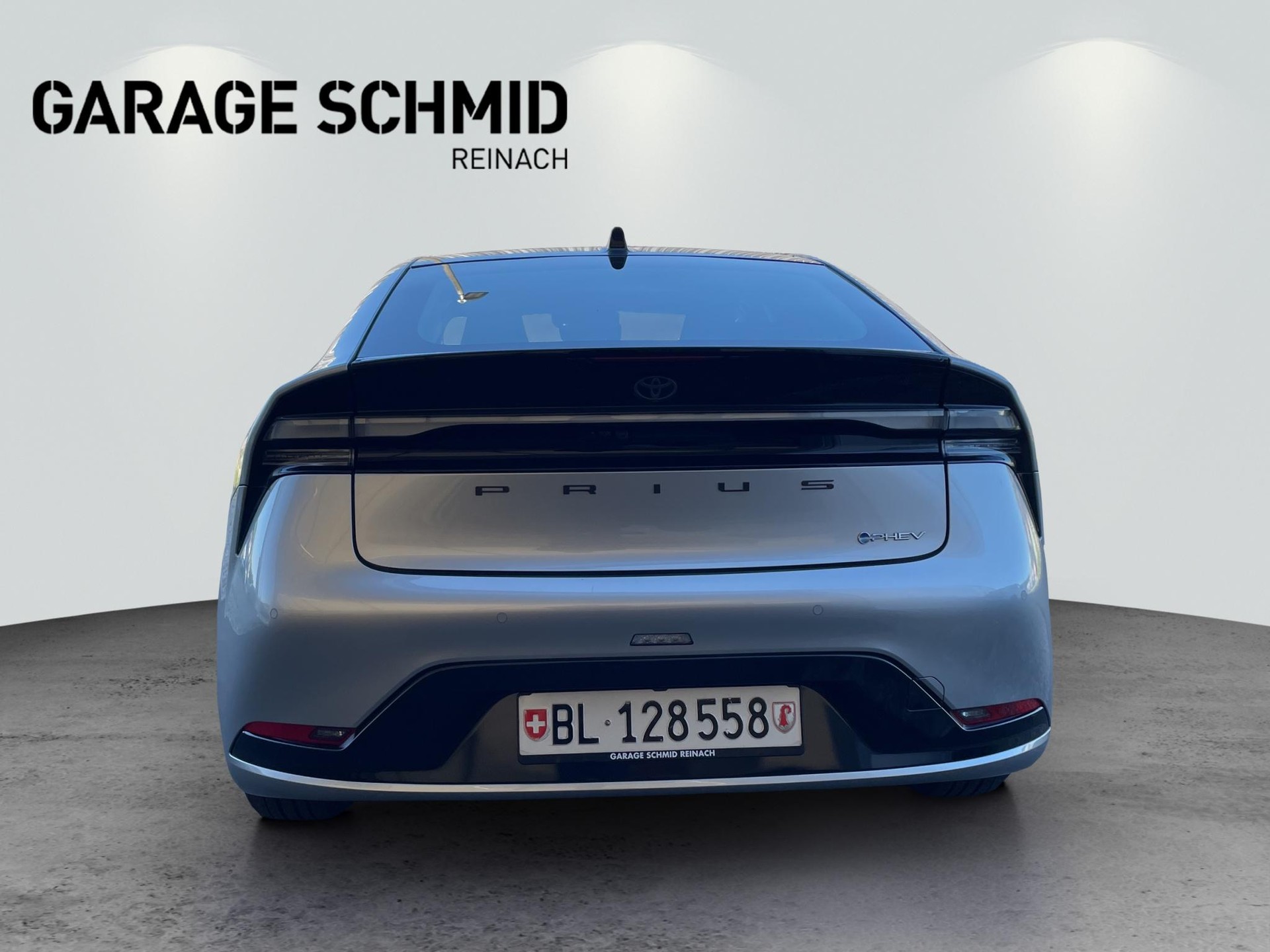 TOYOTA Prius 2.0 Plug-In-Hybrid Premium-image-5