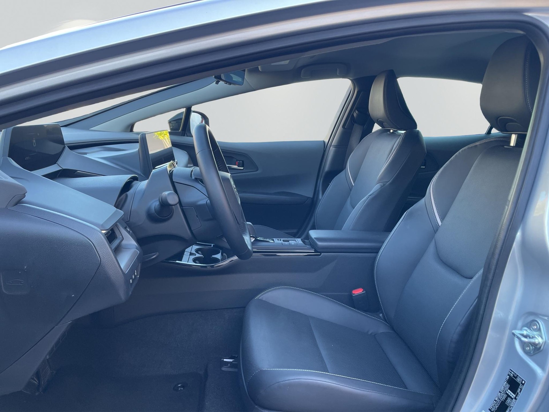 TOYOTA Prius 2.0 Plug-In-Hybrid Premium-image-9