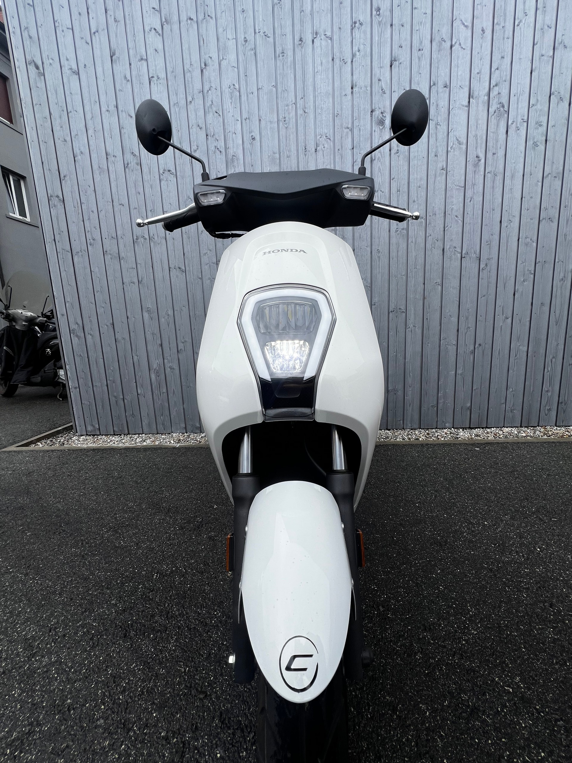 HONDA EM1-E-showroom-element-3