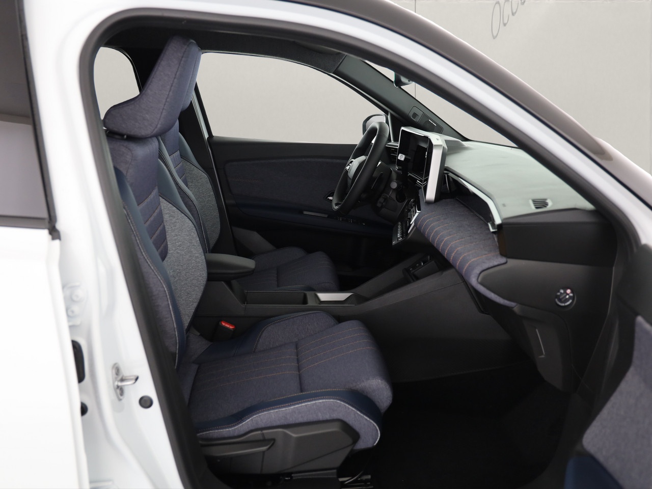 RENAULT R4 E-Tech Comfort Range techno-image-6