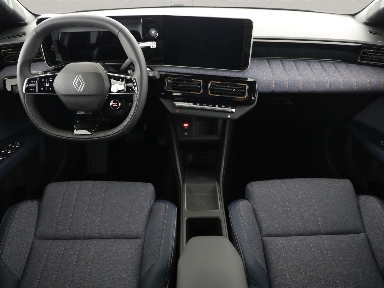 RENAULT R4 E-Tech Comfort Range techno-image-4